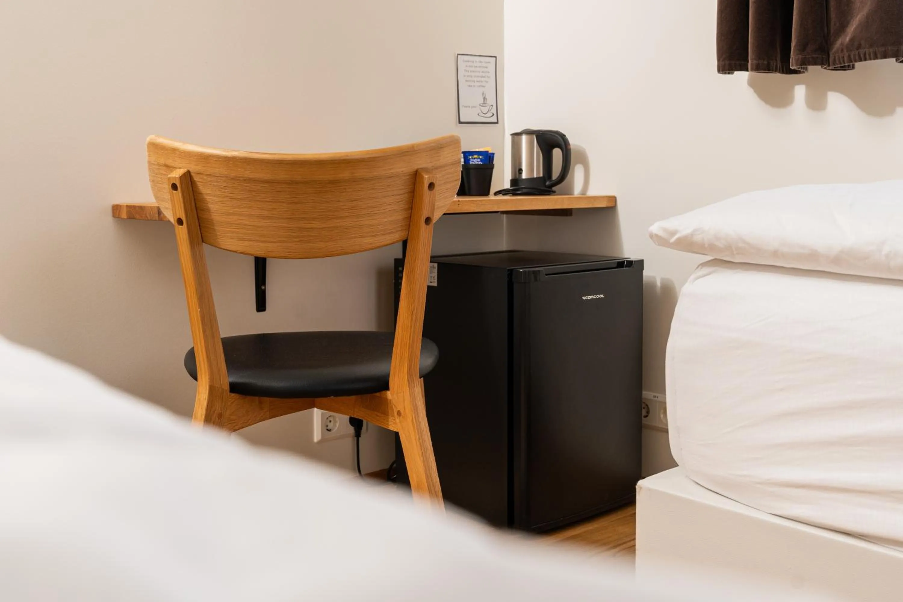 Coffee/tea facilities, Bed in Vogahraun 4