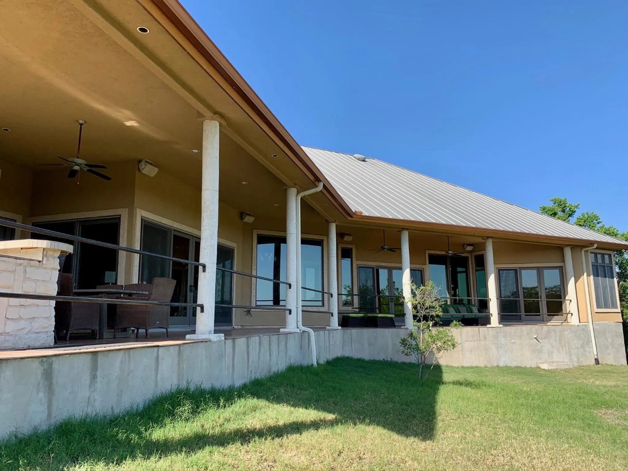 Scenic Hill Country Retreat - Rhino Ranch