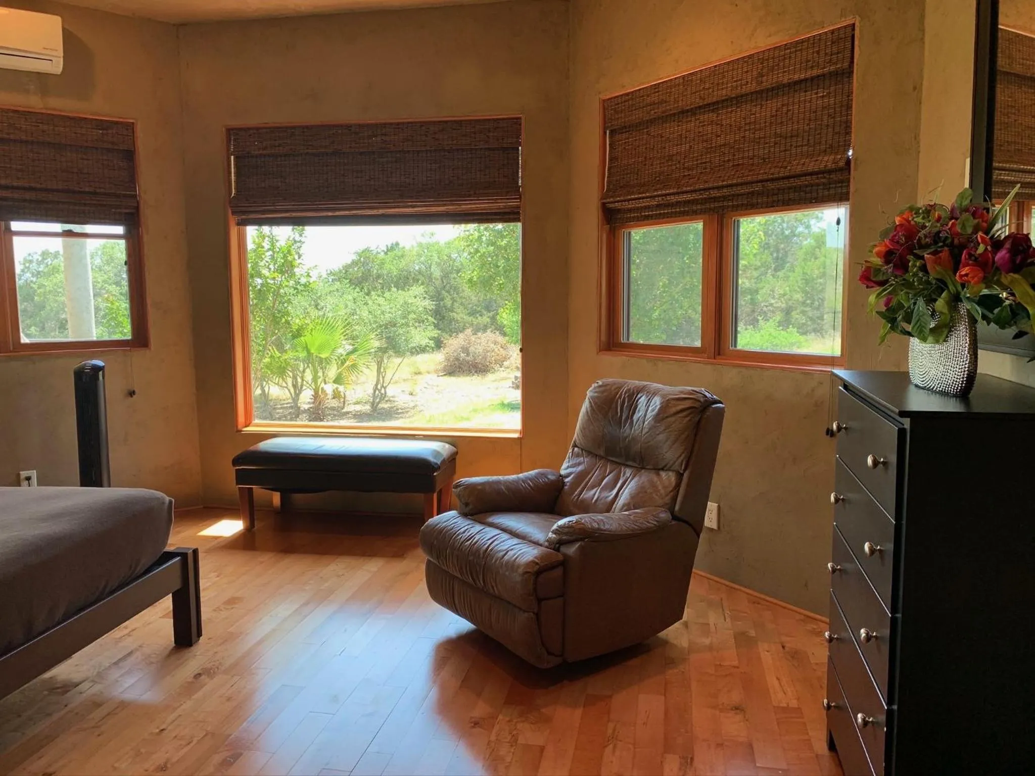 Scenic Hill Country Retreat - Rhino Ranch