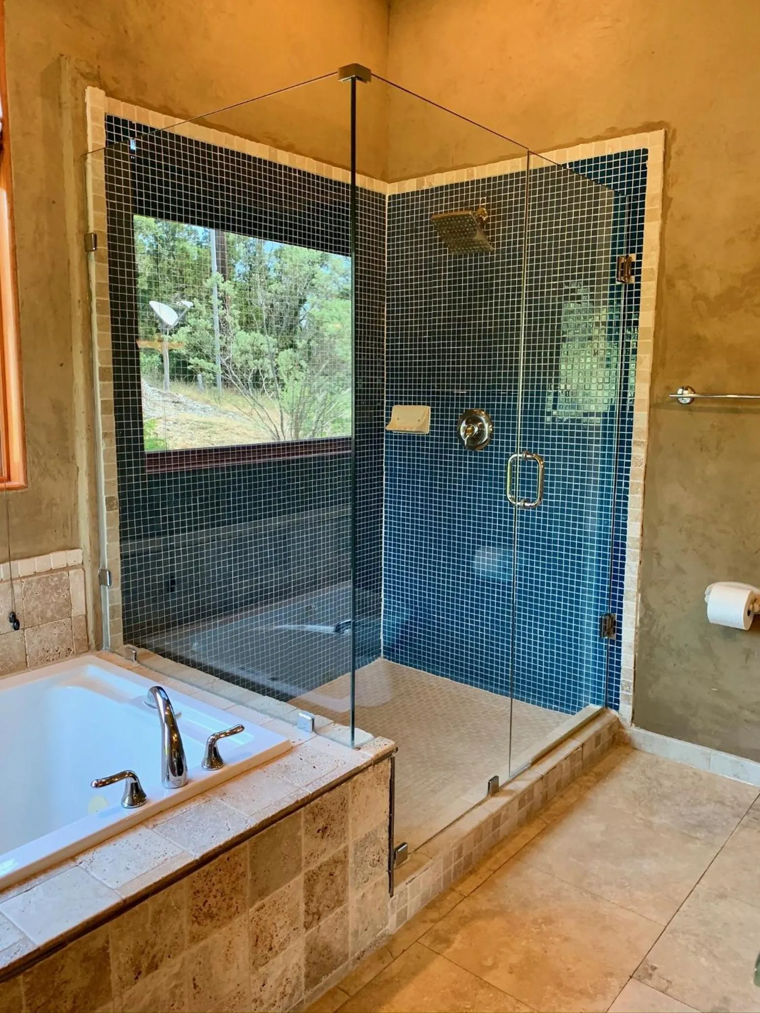 Scenic Hill Country Retreat - Rhino Ranch