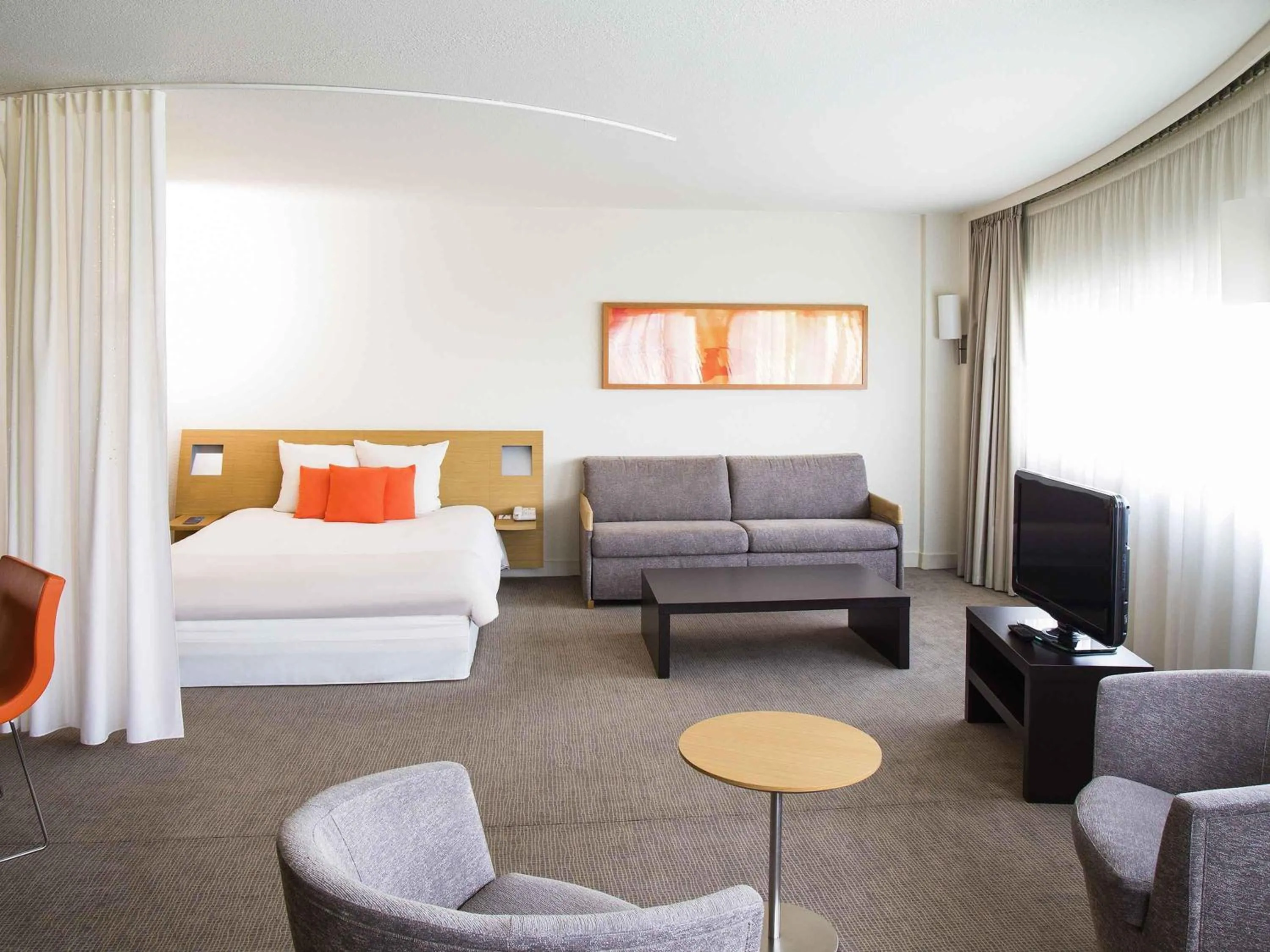 Bedroom, Bed in Novotel Paris Orly Rungis Aéroport