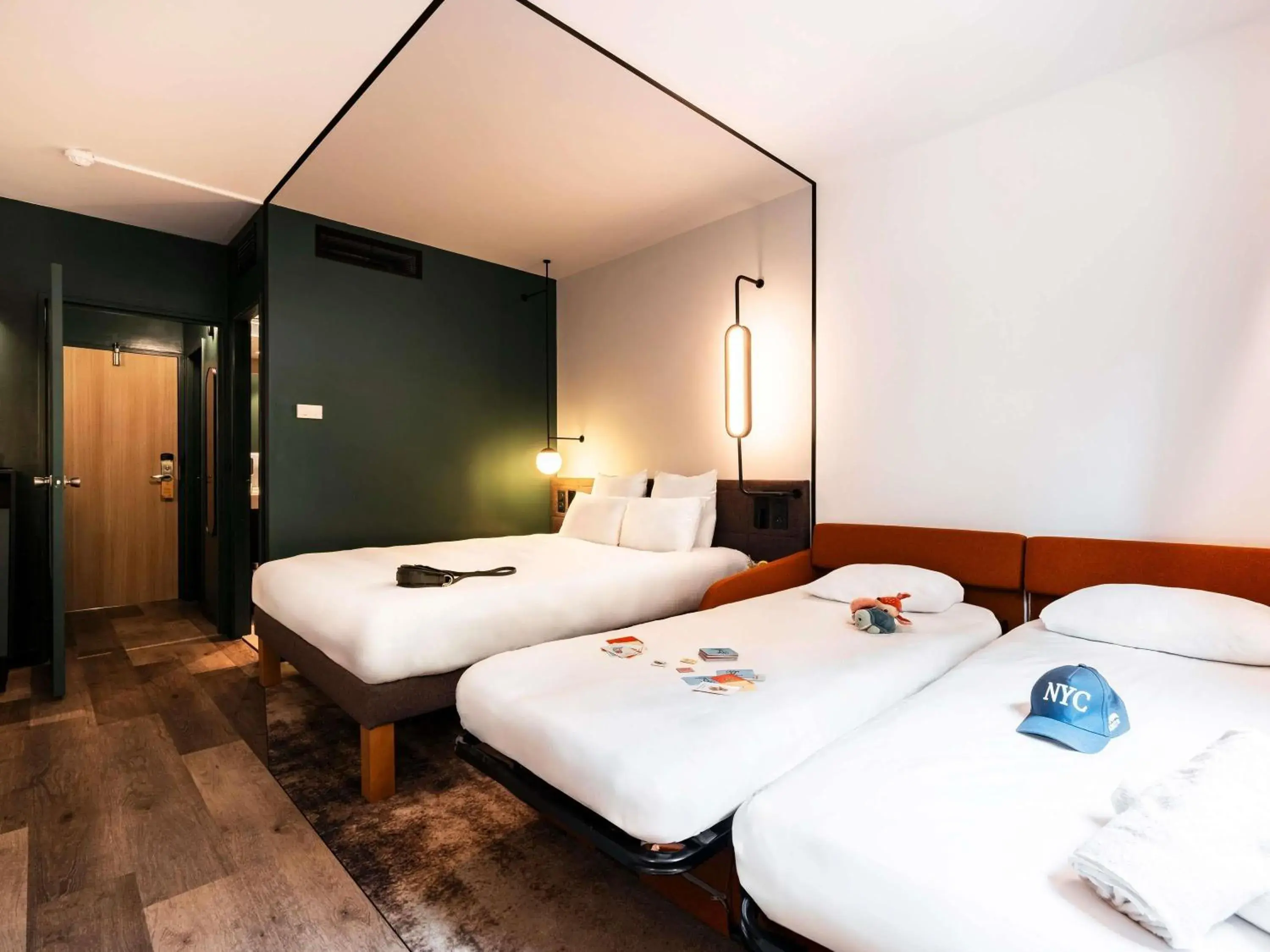 Standard Room with One Double Bed and One Double Sofa bed in Novotel Atria Nimes Centre Standard Room with One Double Bed and One Double Sofa bed in Novotel Atria Nimes Centre