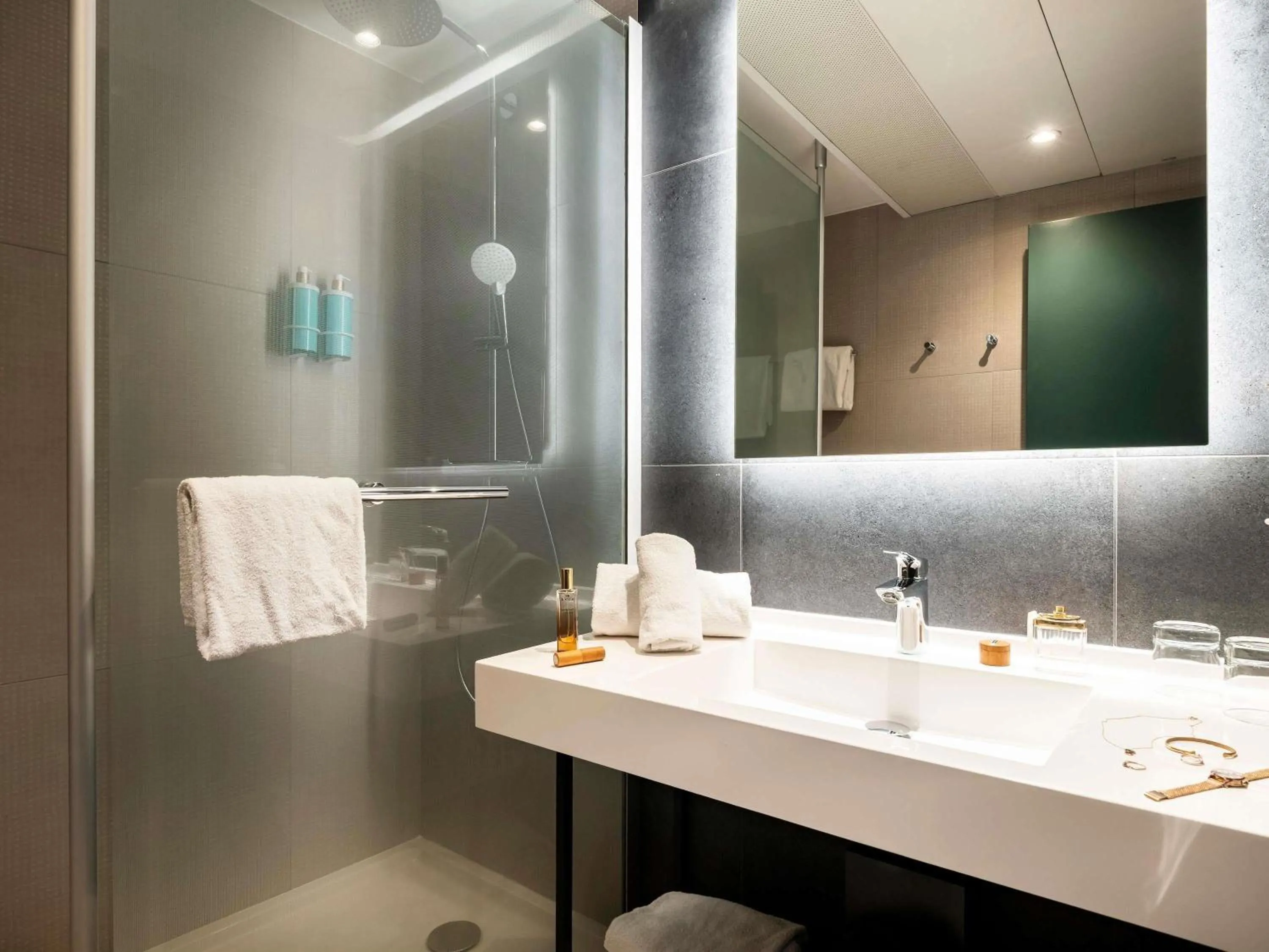 Bedroom in Novotel Atria Nimes Centre