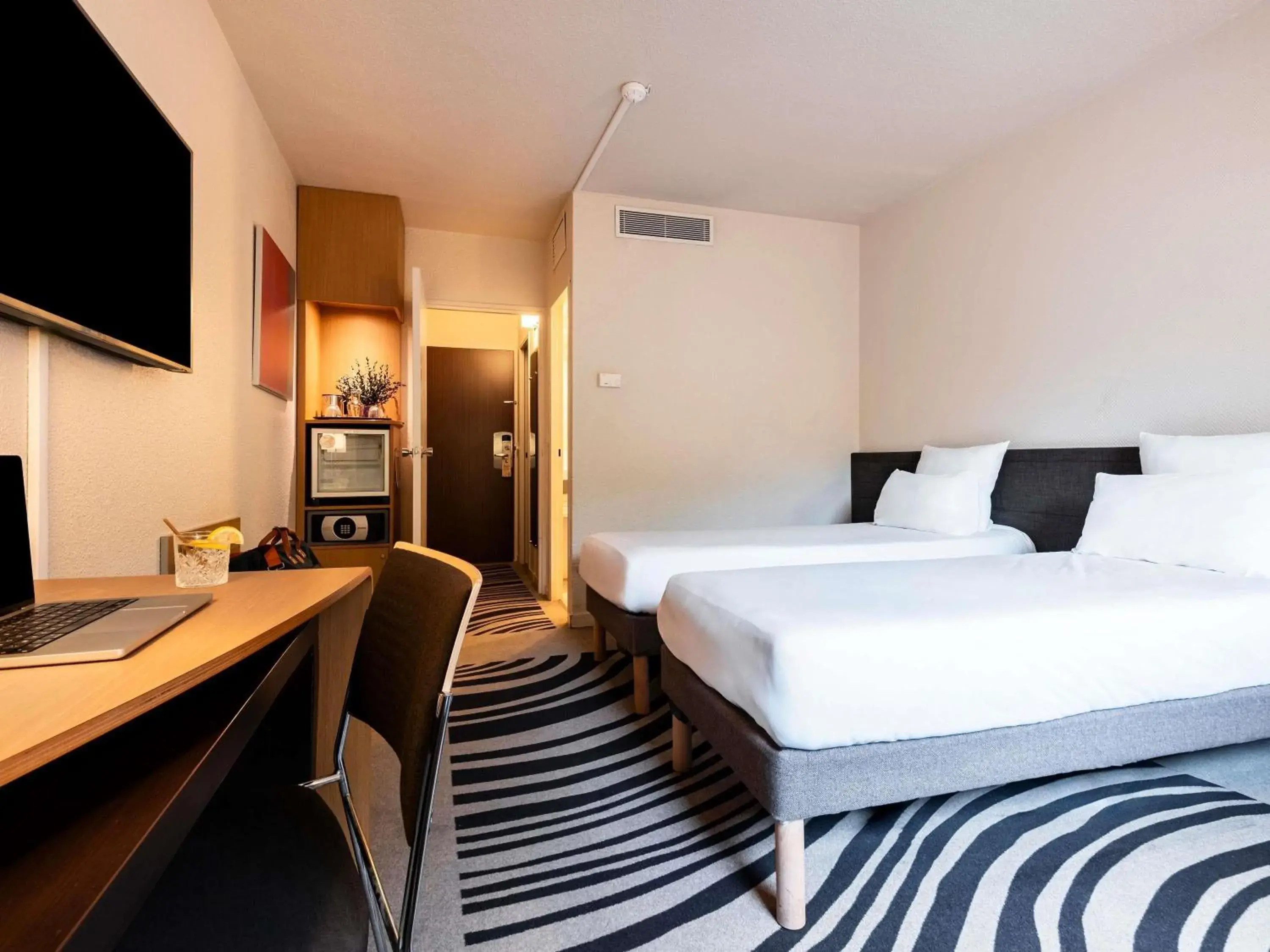 Standard Twin Room in Novotel Atria Nimes Centre Standard Twin Room in Novotel Atria Nimes Centre