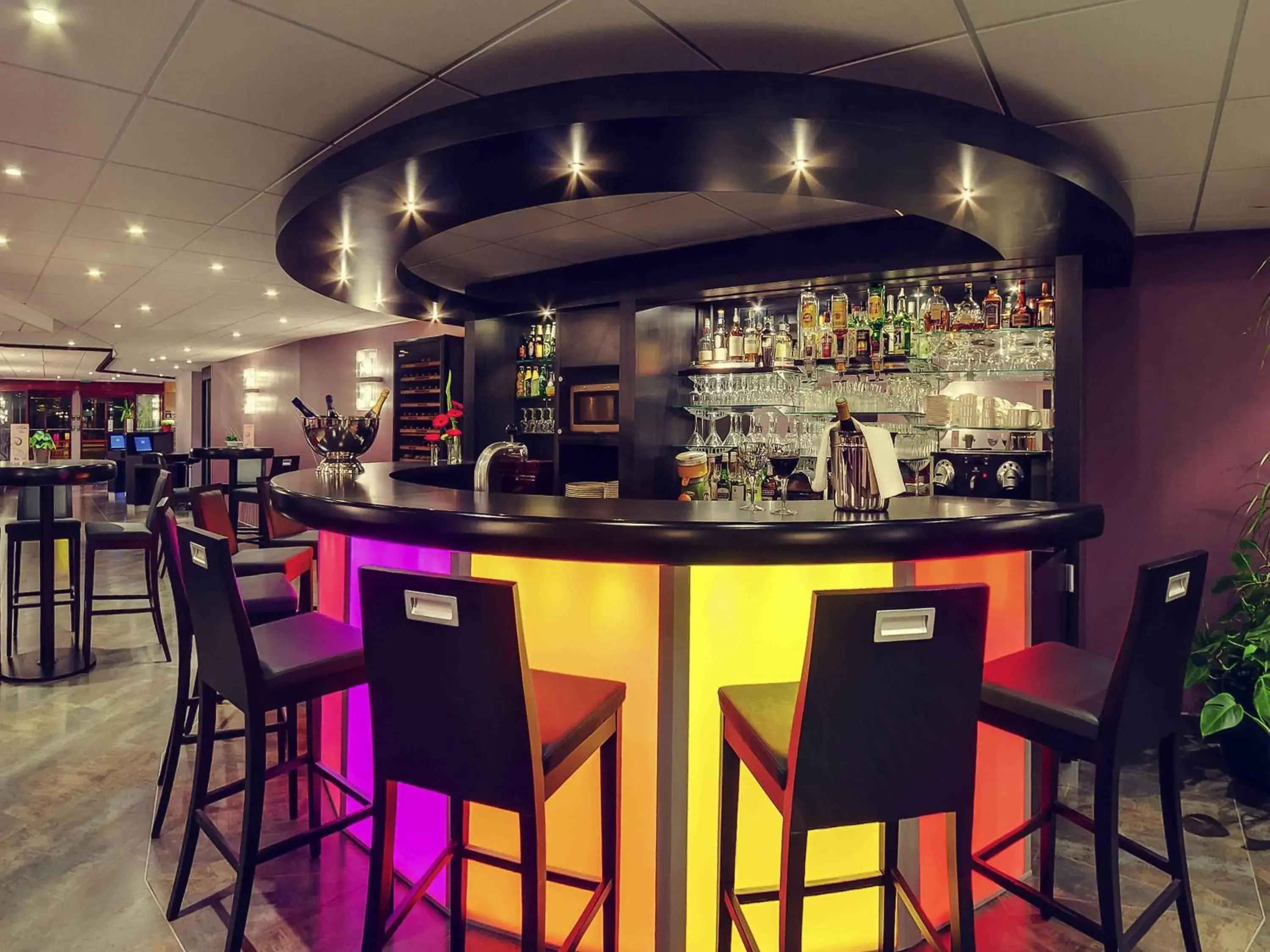Lounge or bar in Mercure Quimper Centre Lounge or bar in Mercure Quimper Centre