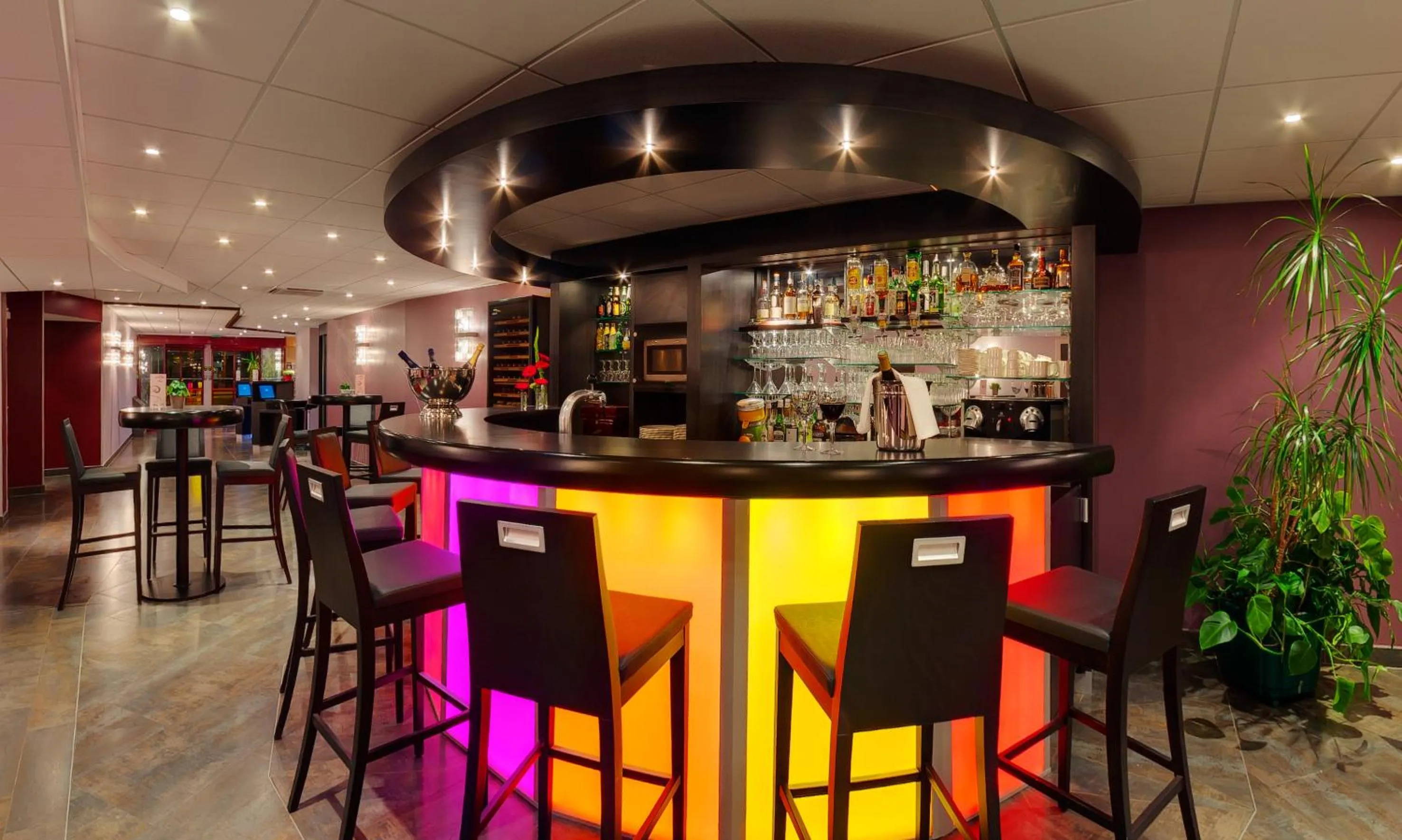 Lounge or bar in Mercure Quimper Centre
