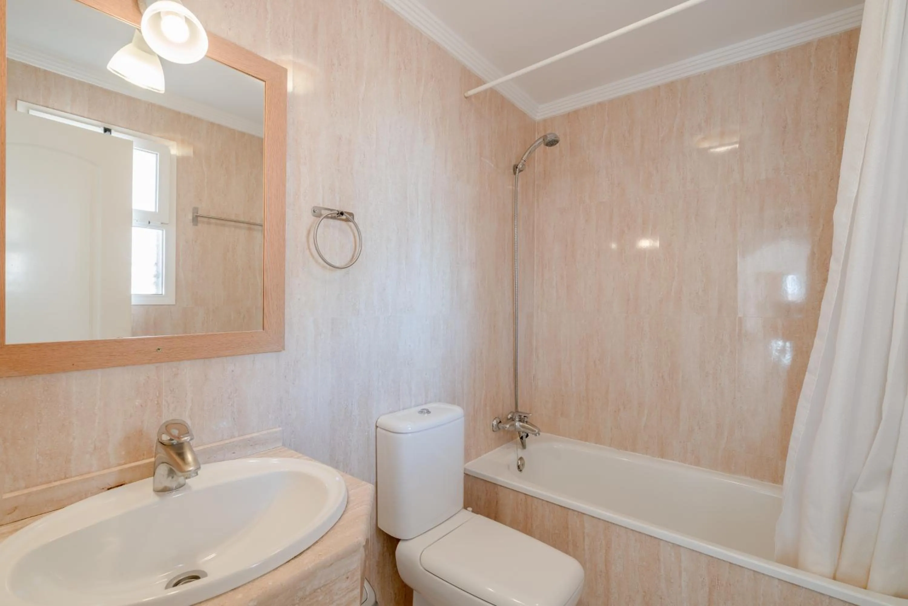 Bathroom in Apartamento Ibn sadi14