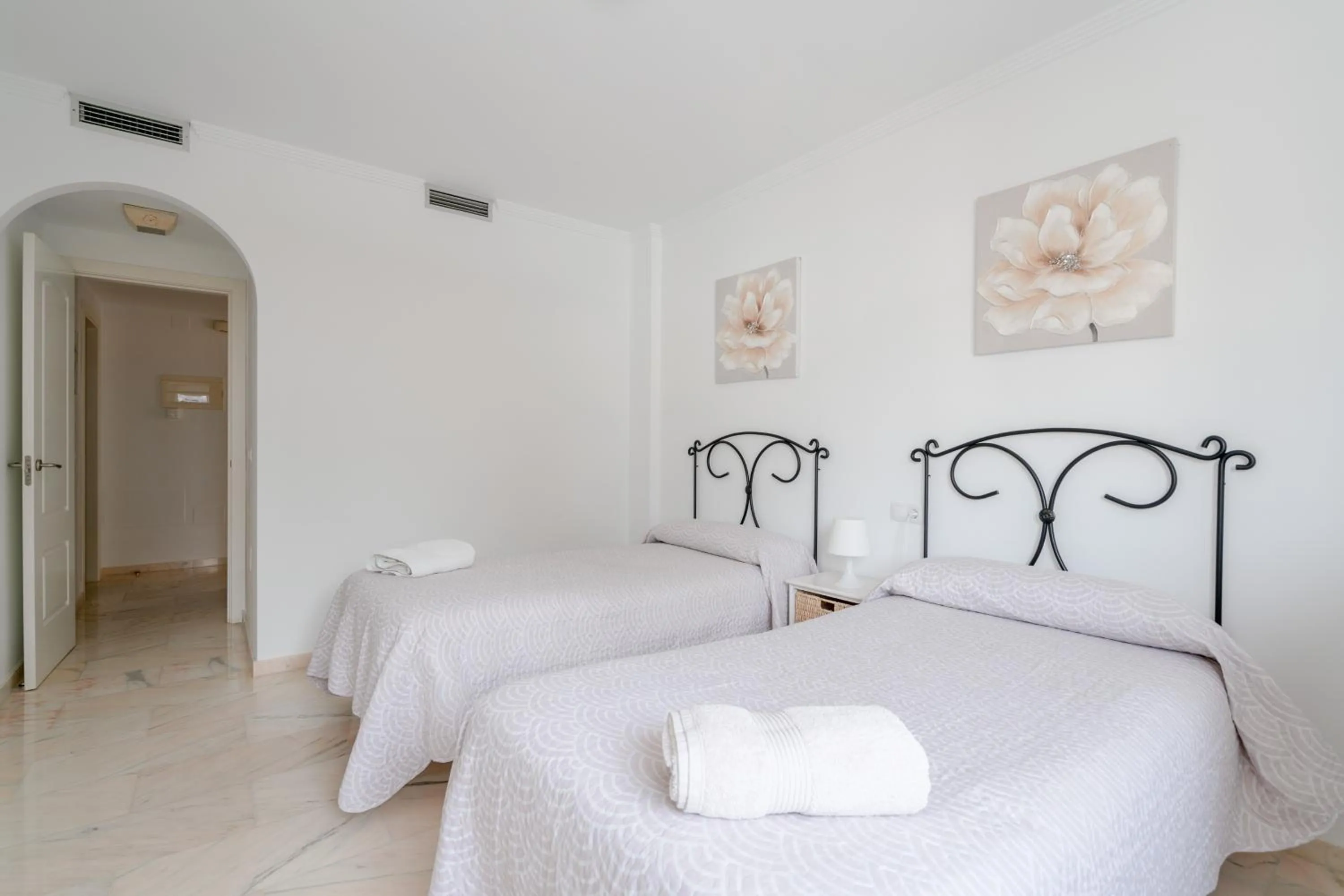 Property building, Bed in Apartamento Ibn sadi14