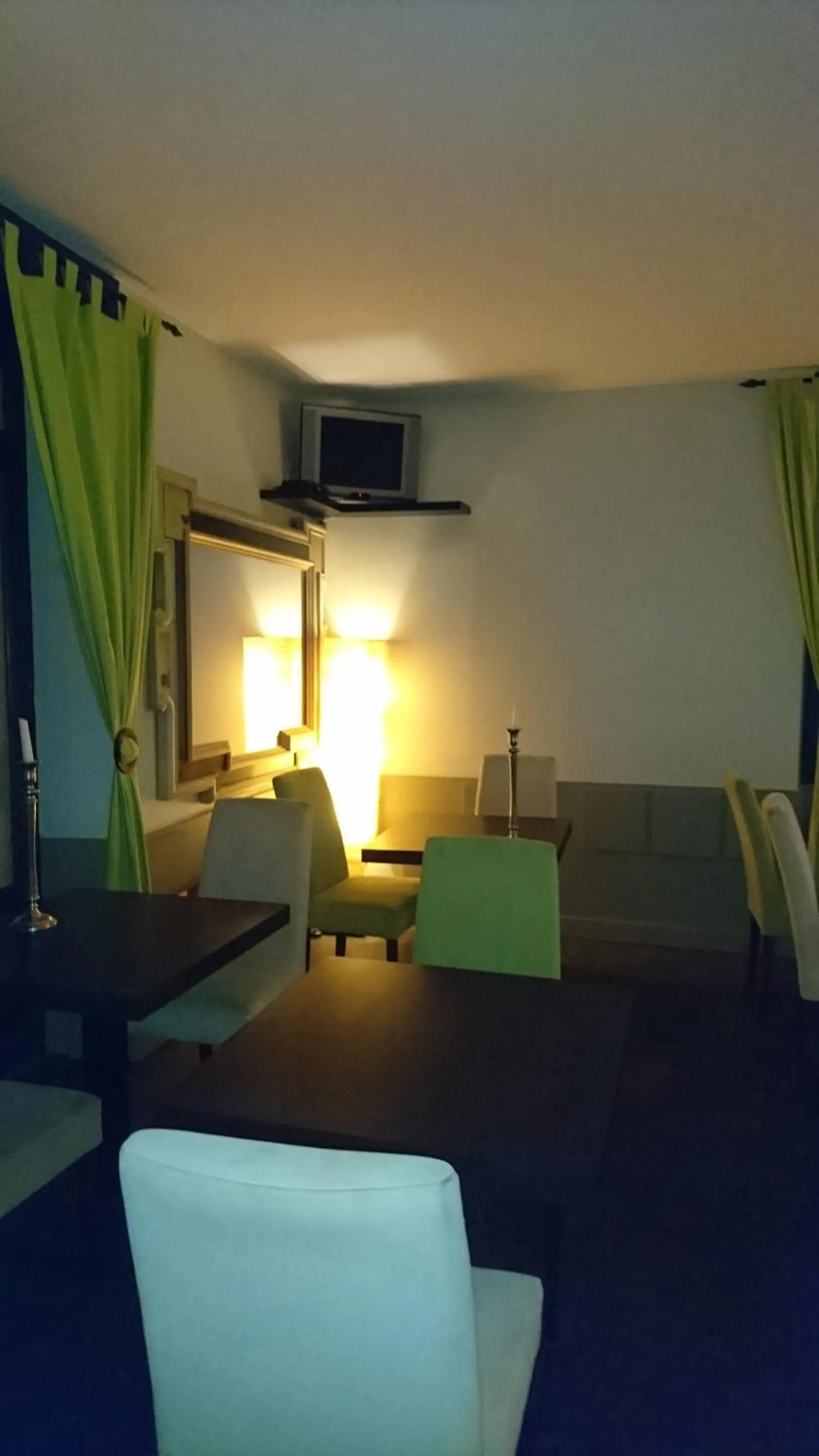 Restaurant/places to eat in Hotel La Bastie d'Urfé