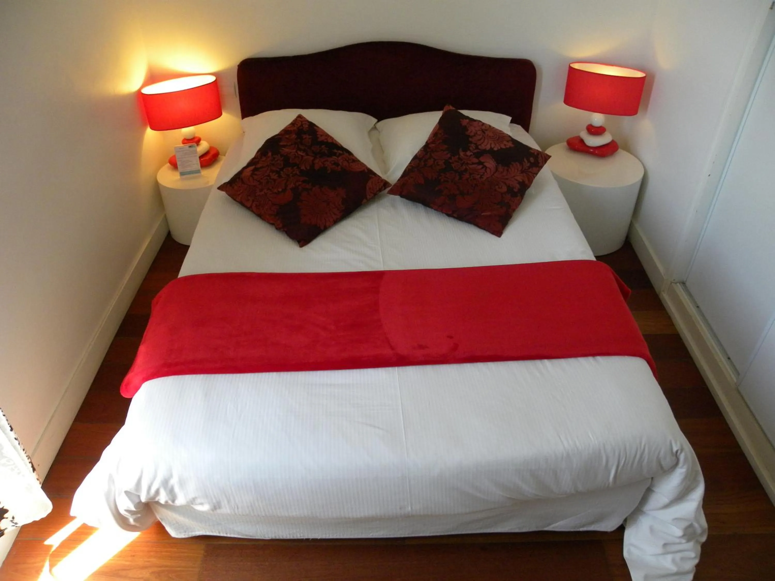 Bed in Hotel La Bastie d'Urfé