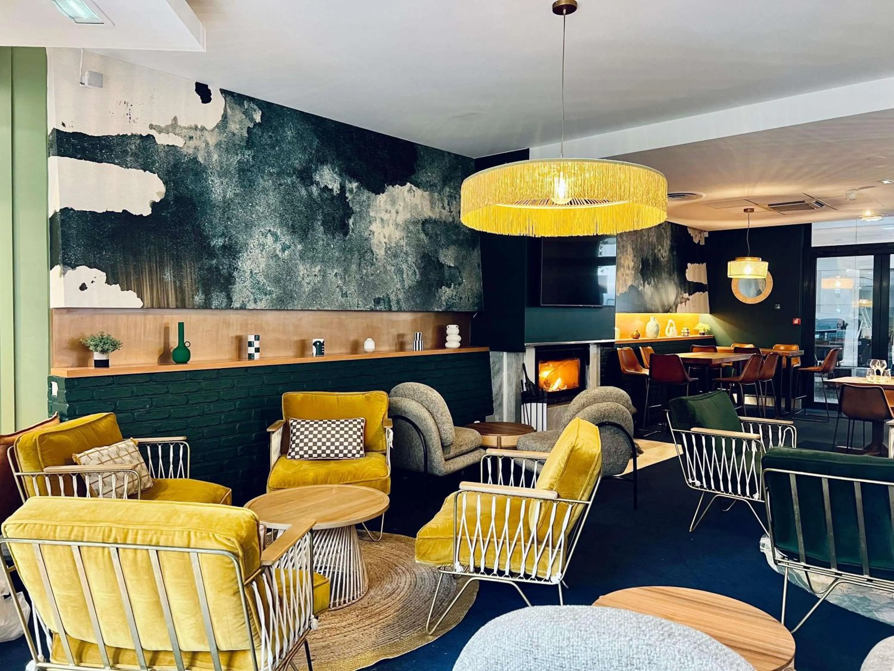 Property building in Novotel Paris Pont De Sevres