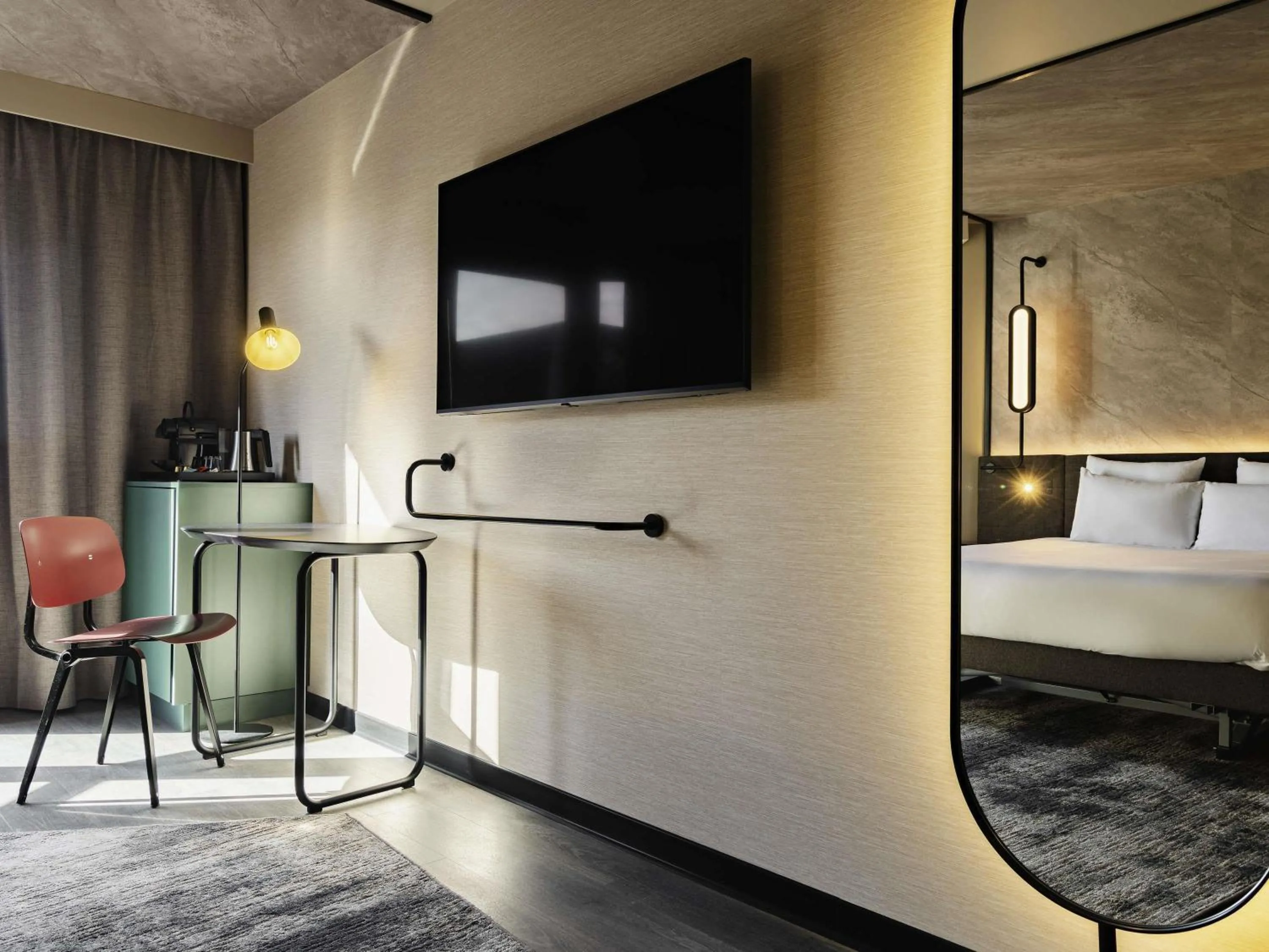 Bedroom, Bed in Novotel Paris Suresnes Longchamp