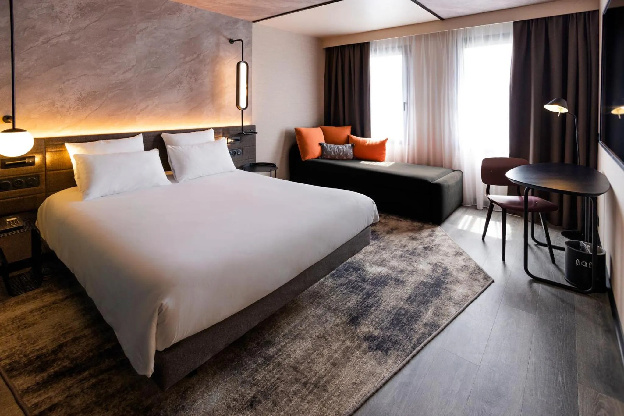 Photo of the whole room, Bed in Novotel Paris Suresnes Longchamp