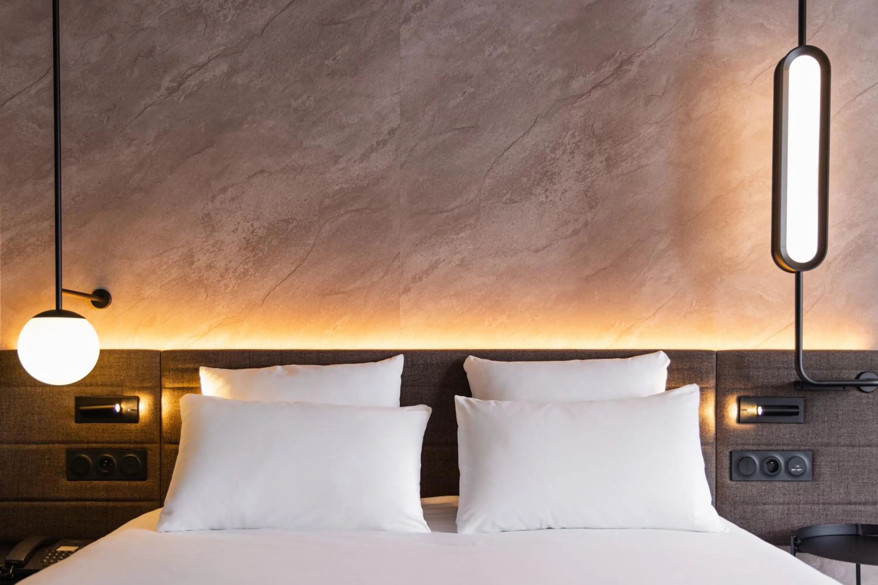 Bed in Novotel Paris Suresnes Longchamp