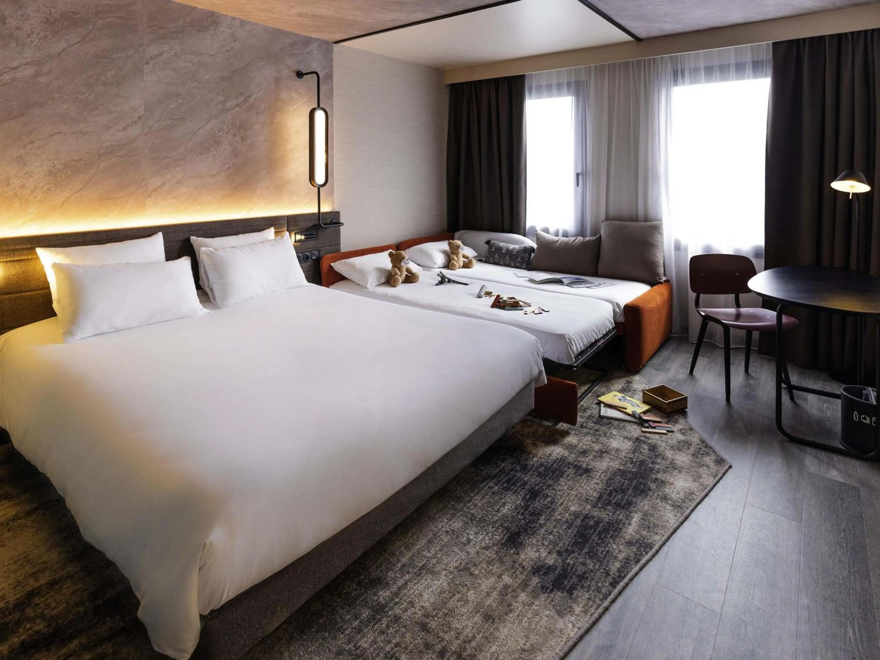 Bedroom, Bed in Novotel Paris Suresnes Longchamp