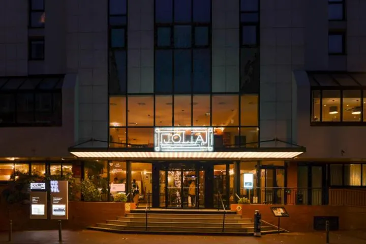 Night in Novotel Paris Suresnes Longchamp