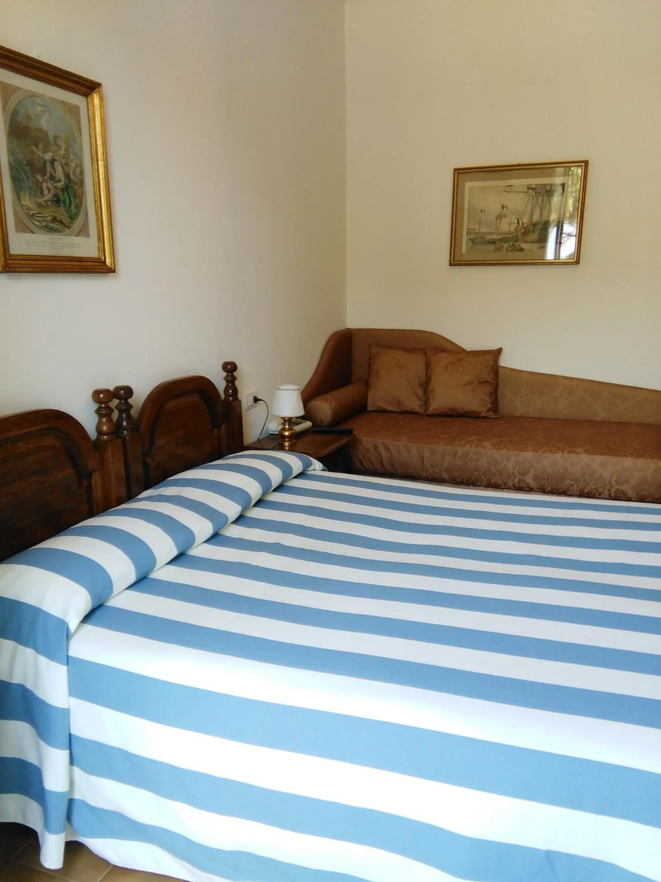 Bedroom, Bed in Ristorante Hotel Mira