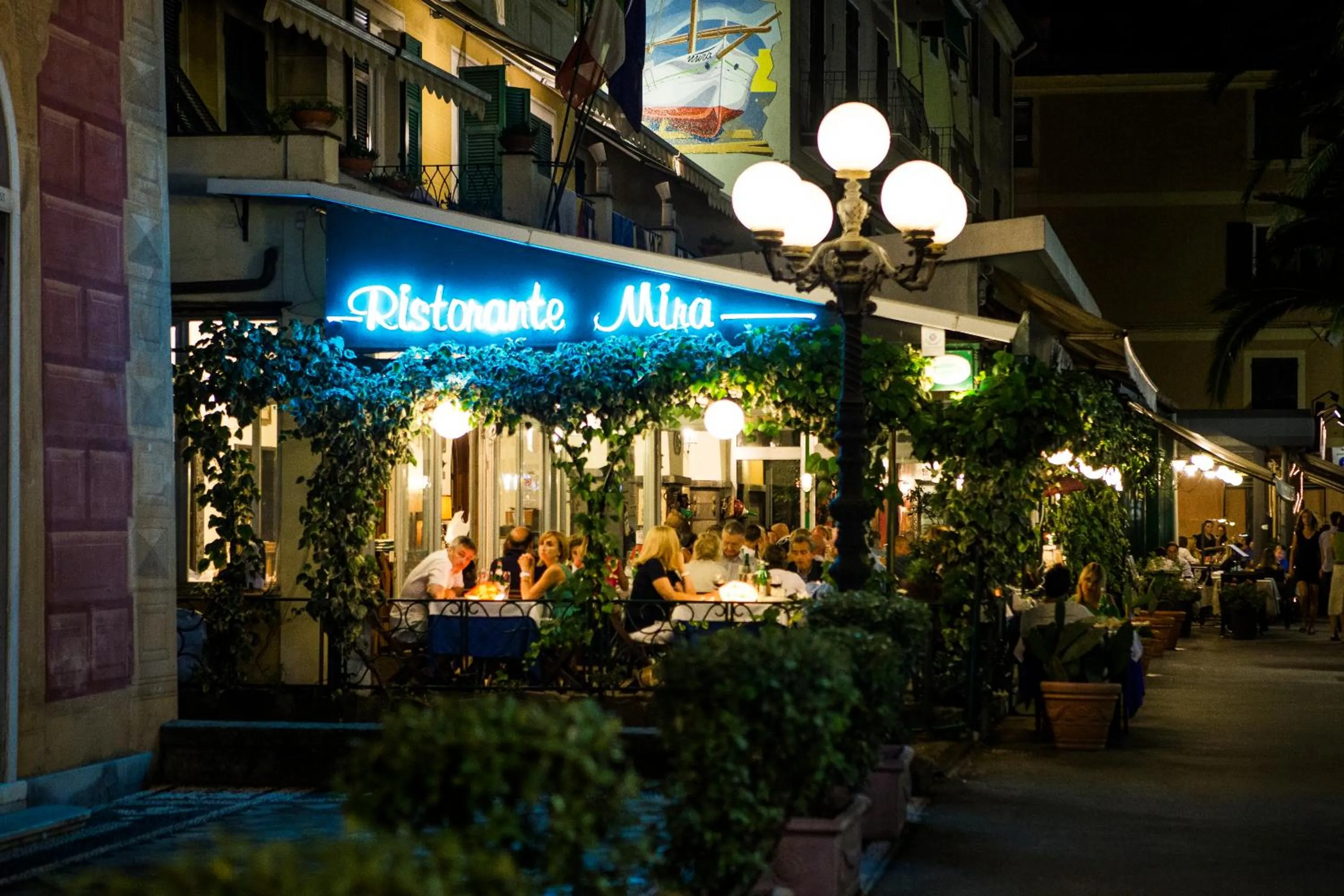 Decorative detail in Ristorante Hotel Mira