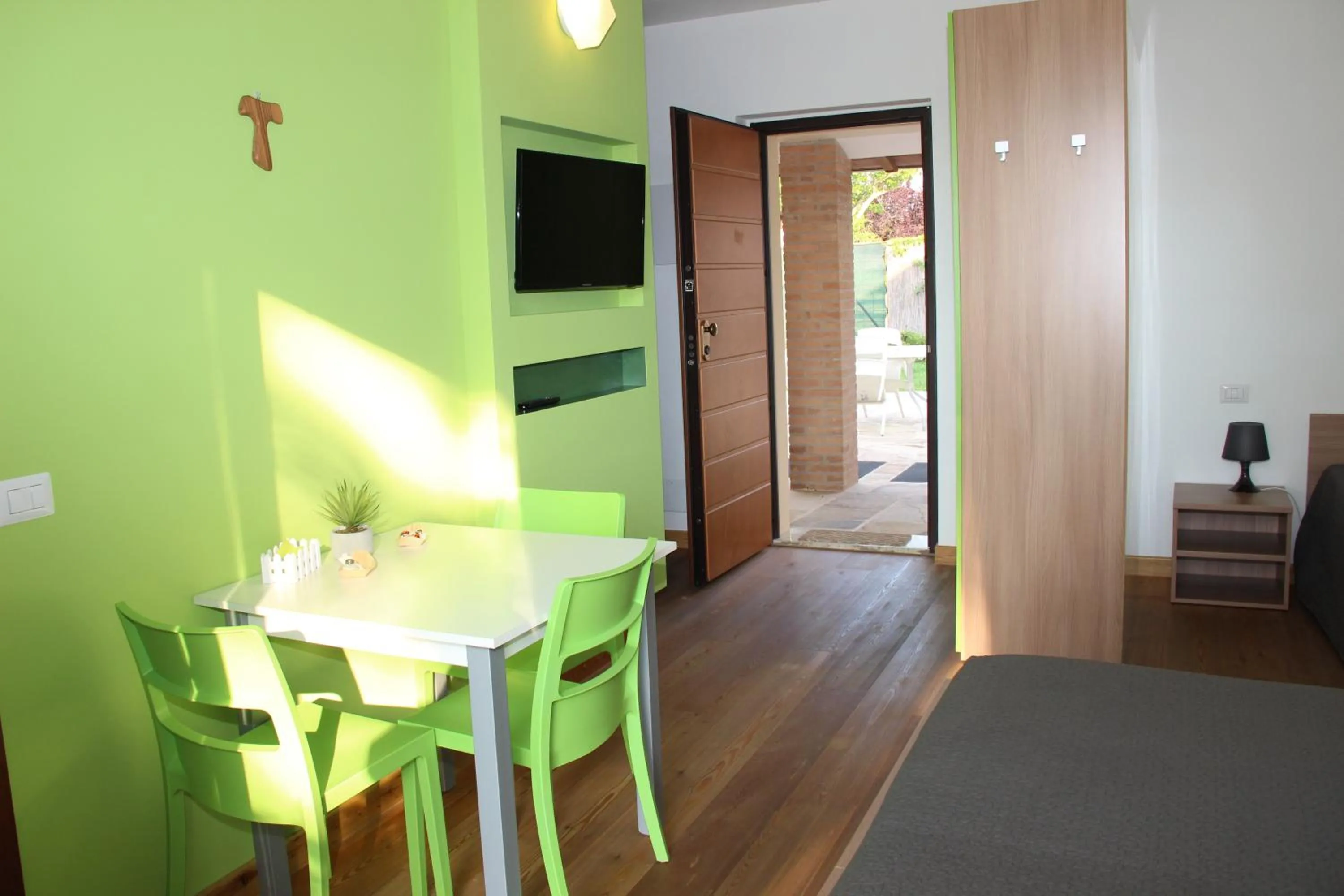 TV and multimedia, Bed in Valle Di Francesco