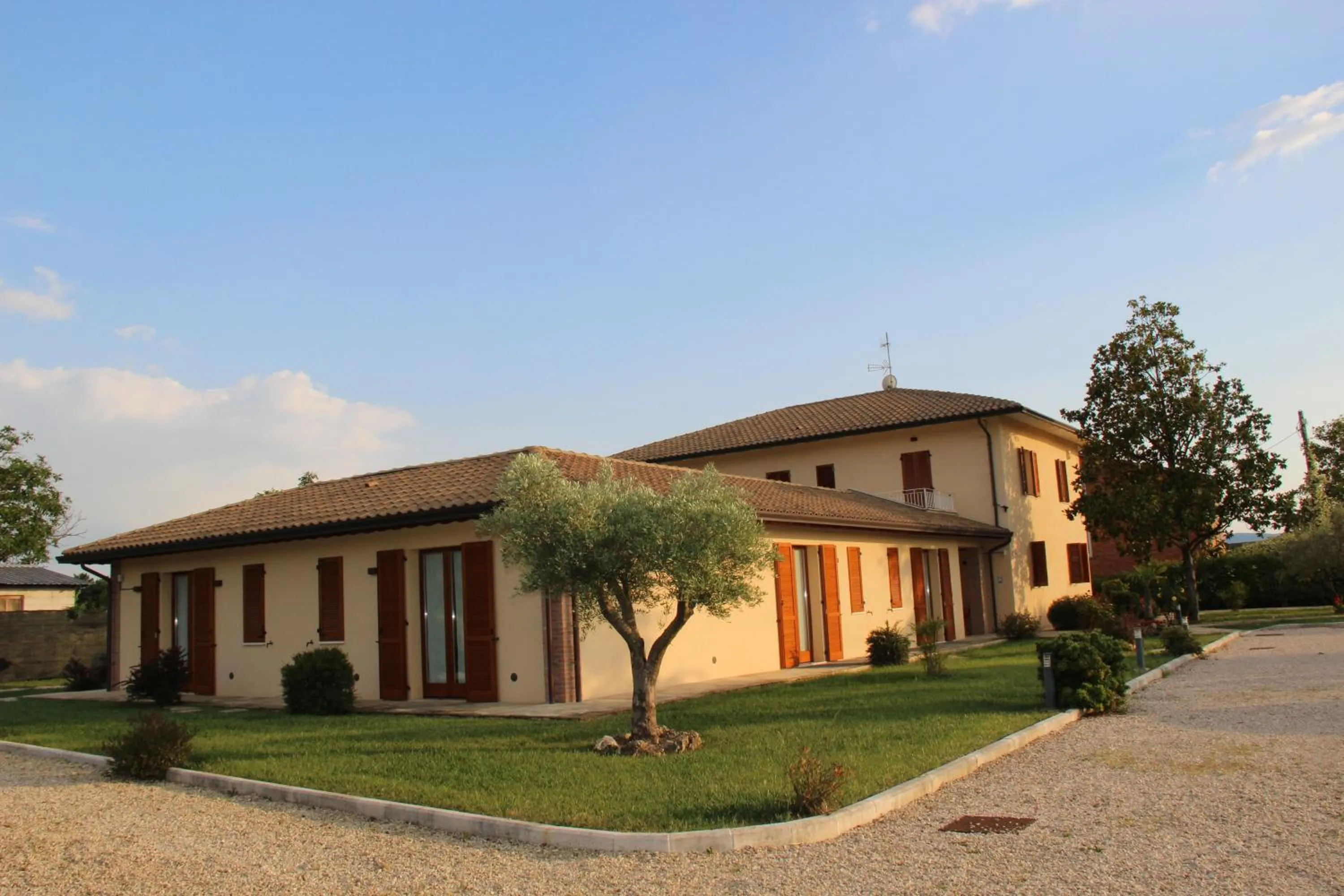 Property building in Valle Di Francesco