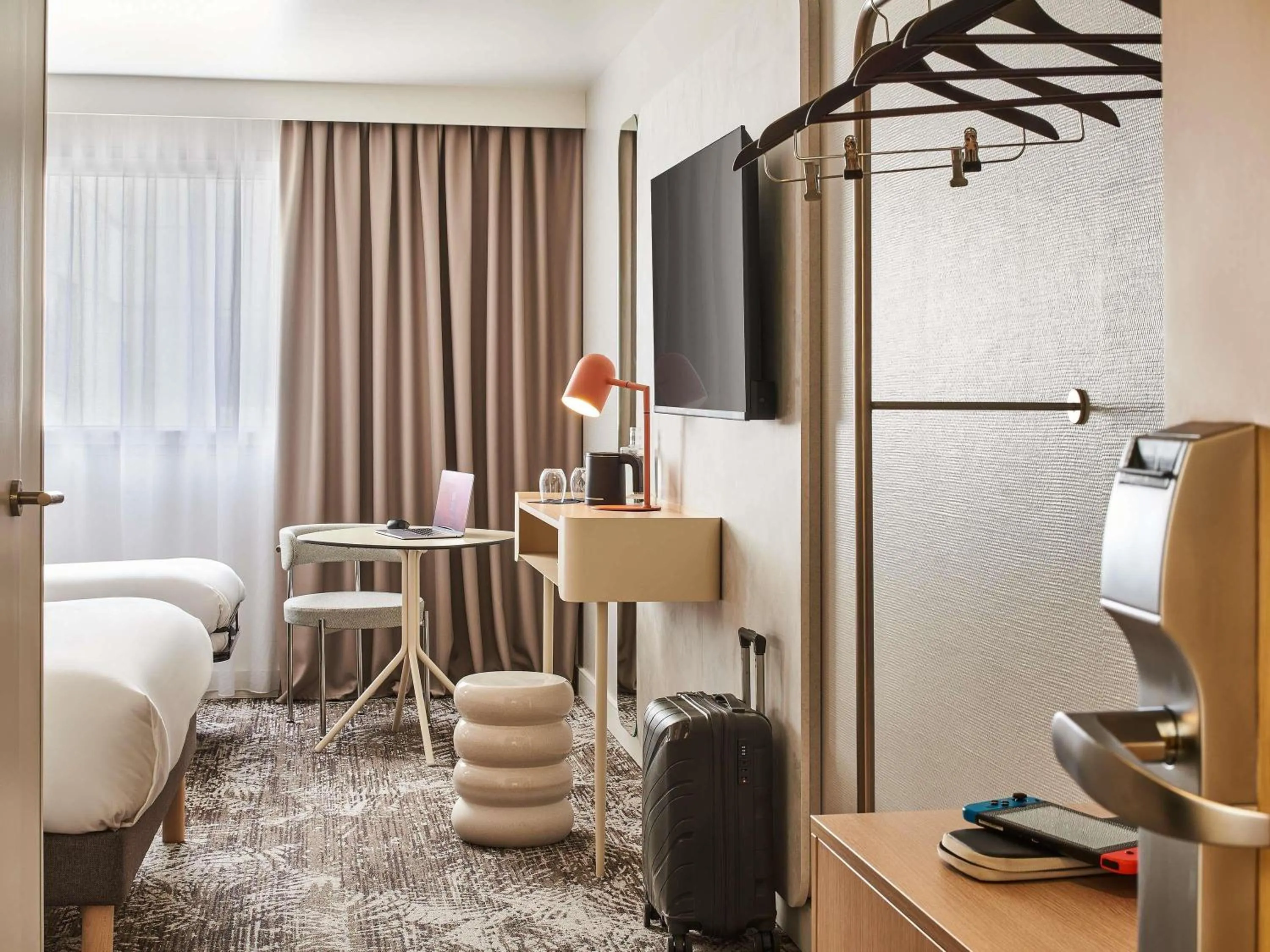 Bedroom, Bed in Novotel Paris 13 Porte d'Italie