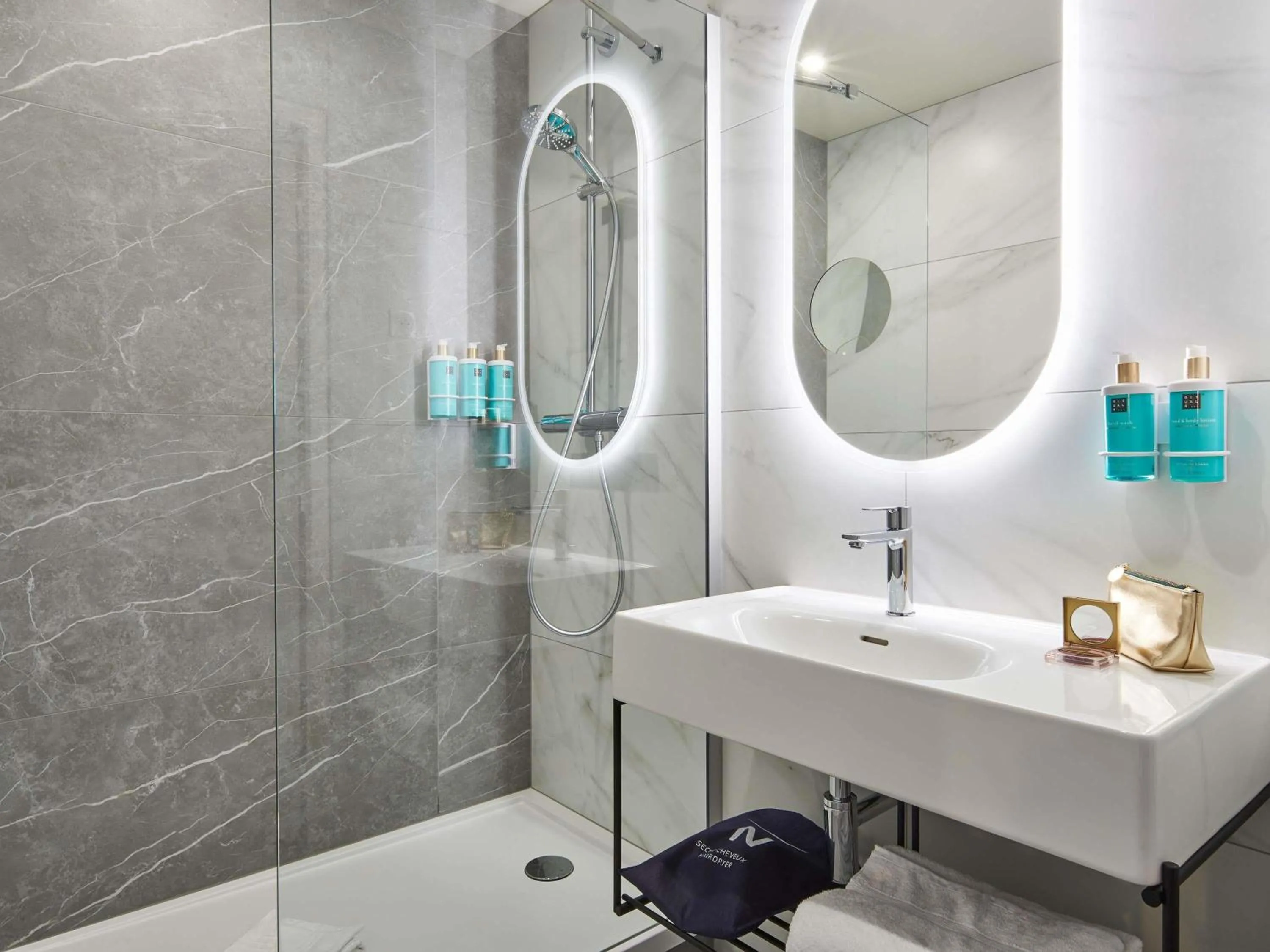 Bedroom in Novotel Paris 13 Porte d'Italie