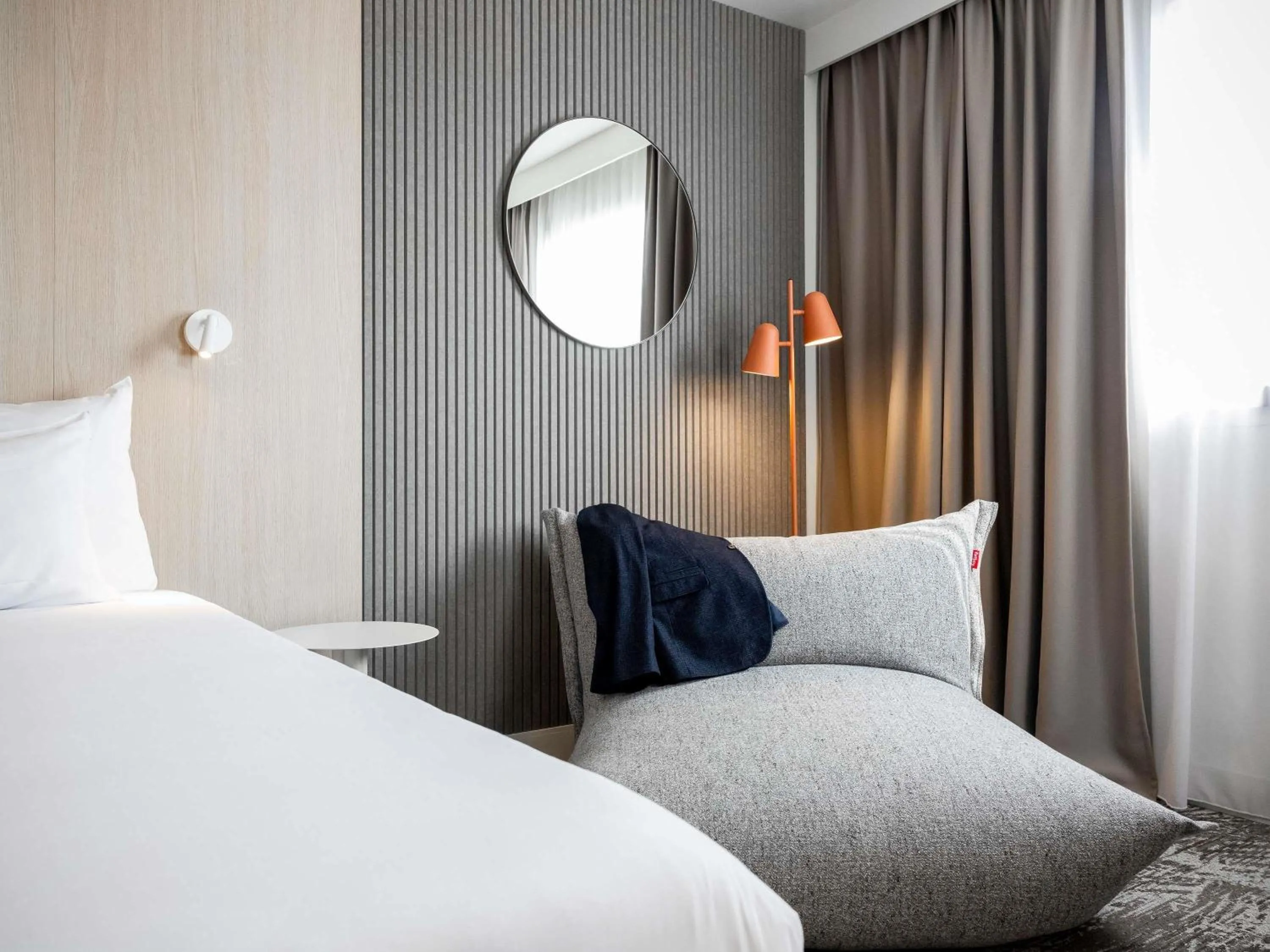 Bedroom, Bed in Novotel Paris 13 Porte d'Italie