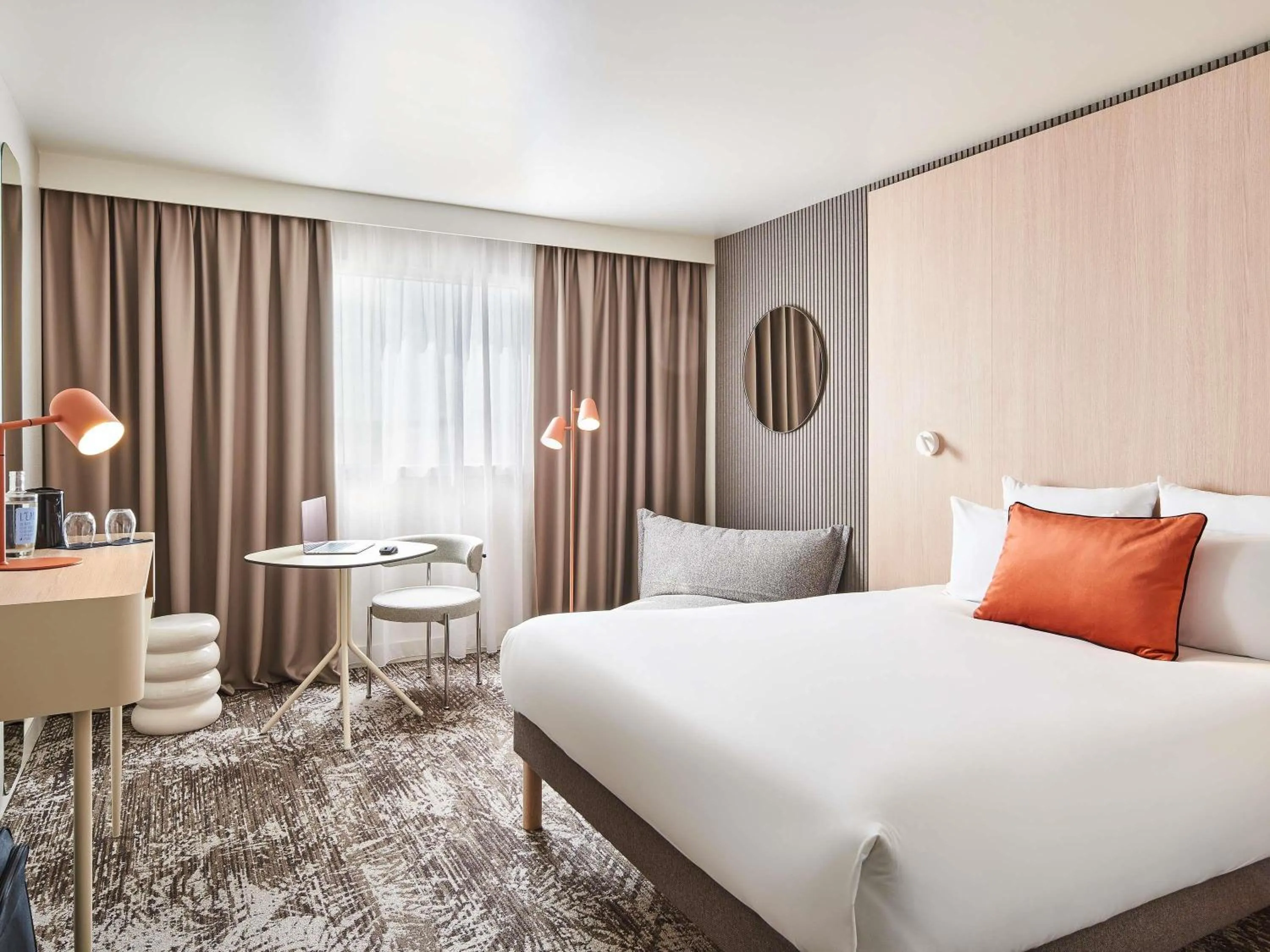 Bedroom, Bed in Novotel Paris 13 Porte d'Italie