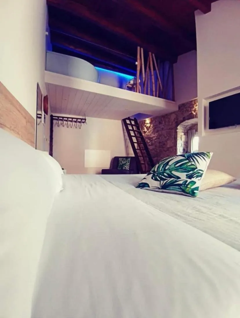 Photo of the whole room, Bed in La Volta Rooms Locazione turistica