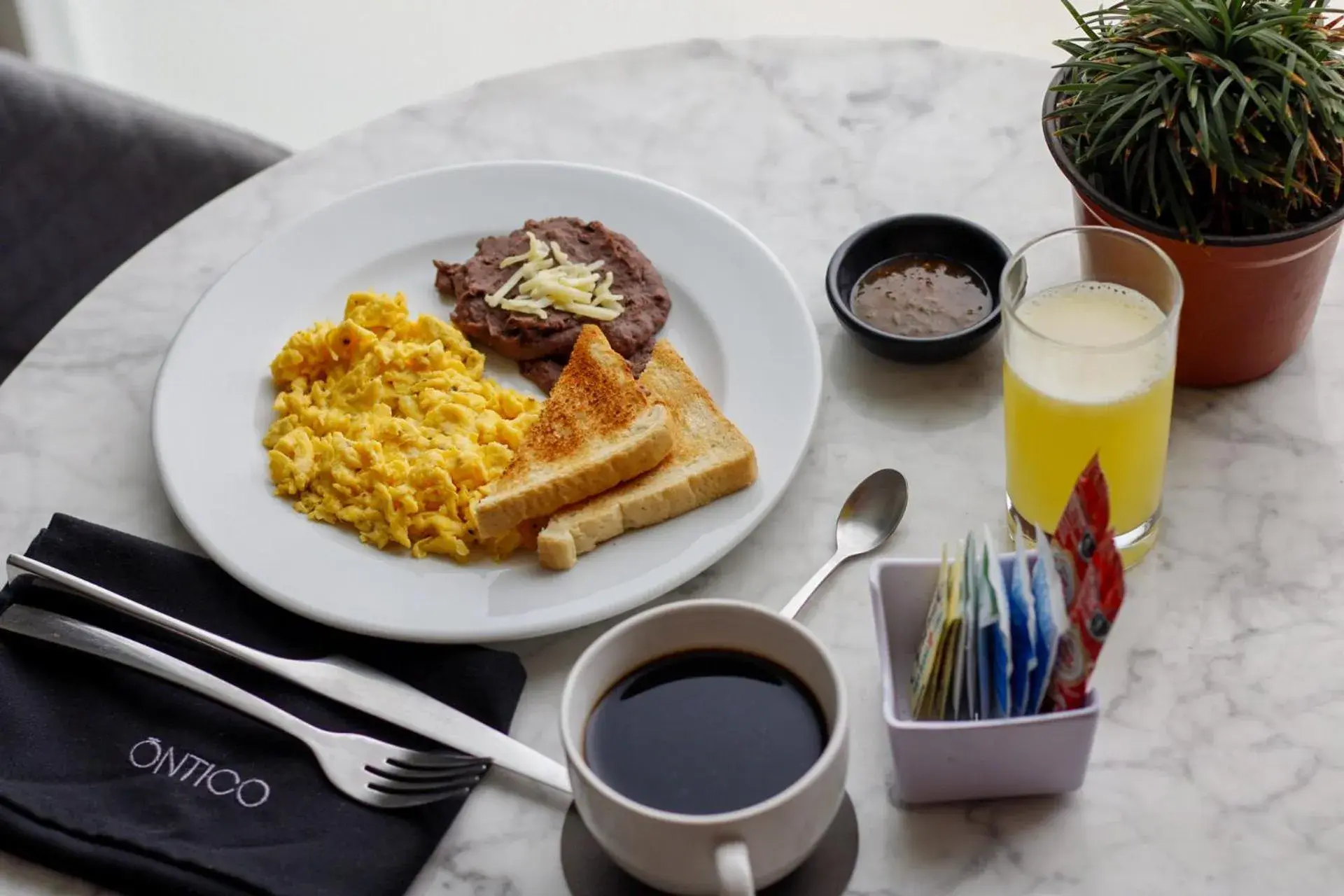 Restaurant/places to eat in Ontico Urban Design Hotel Restaurant/places to eat in Ontico Urban Design Hotel