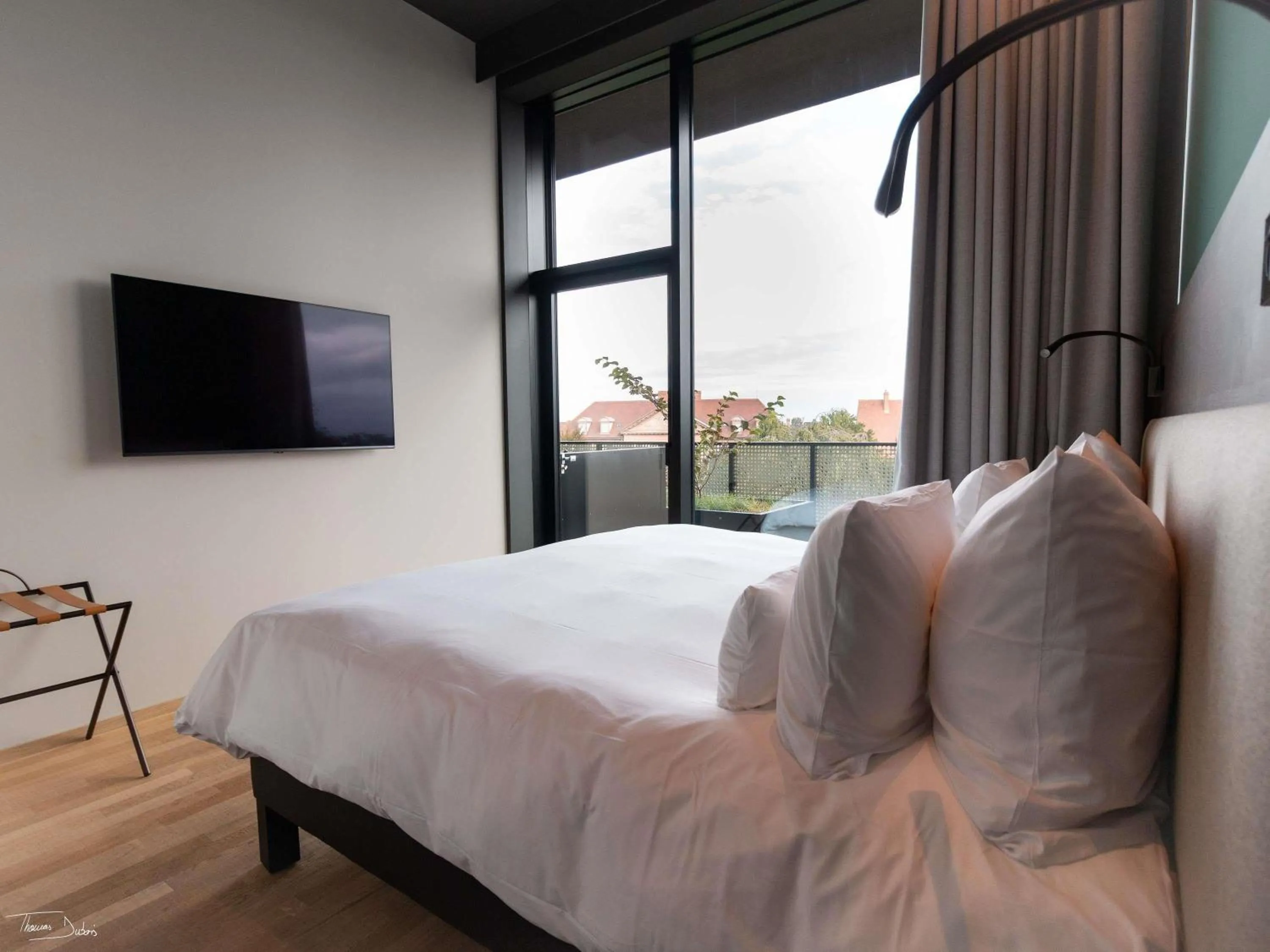 Bedroom, Bed in L'Esquisse Hotel & Spa Colmar - MGallery Collection