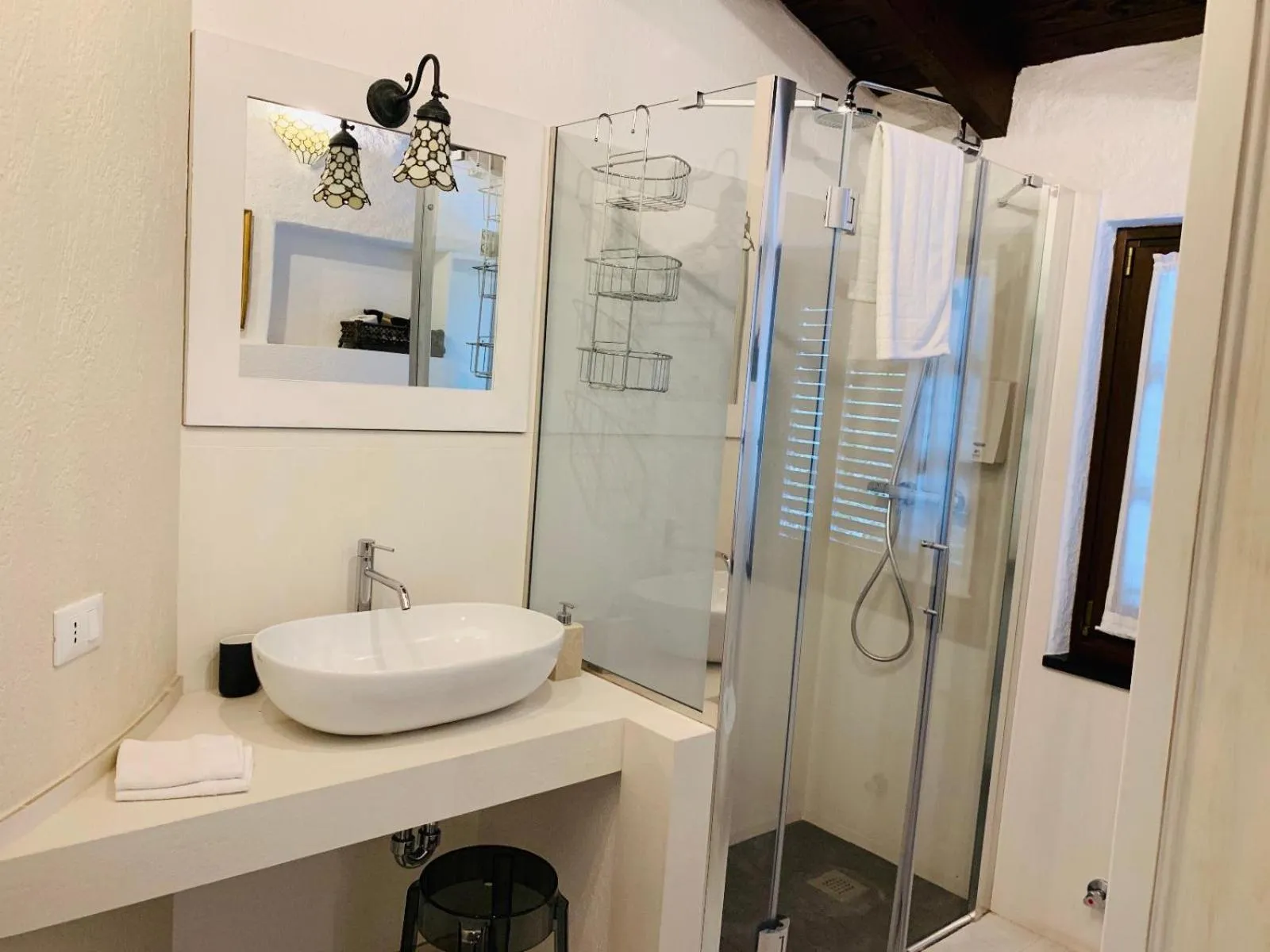 Shower in Borgata Cantone Country House B&B