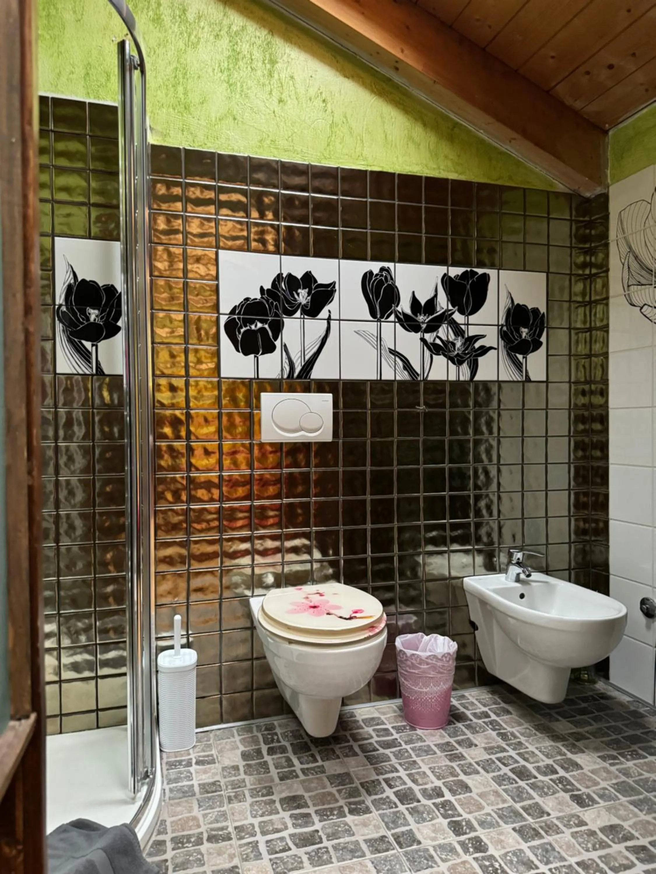 Shower in Villa Vietnamonamour