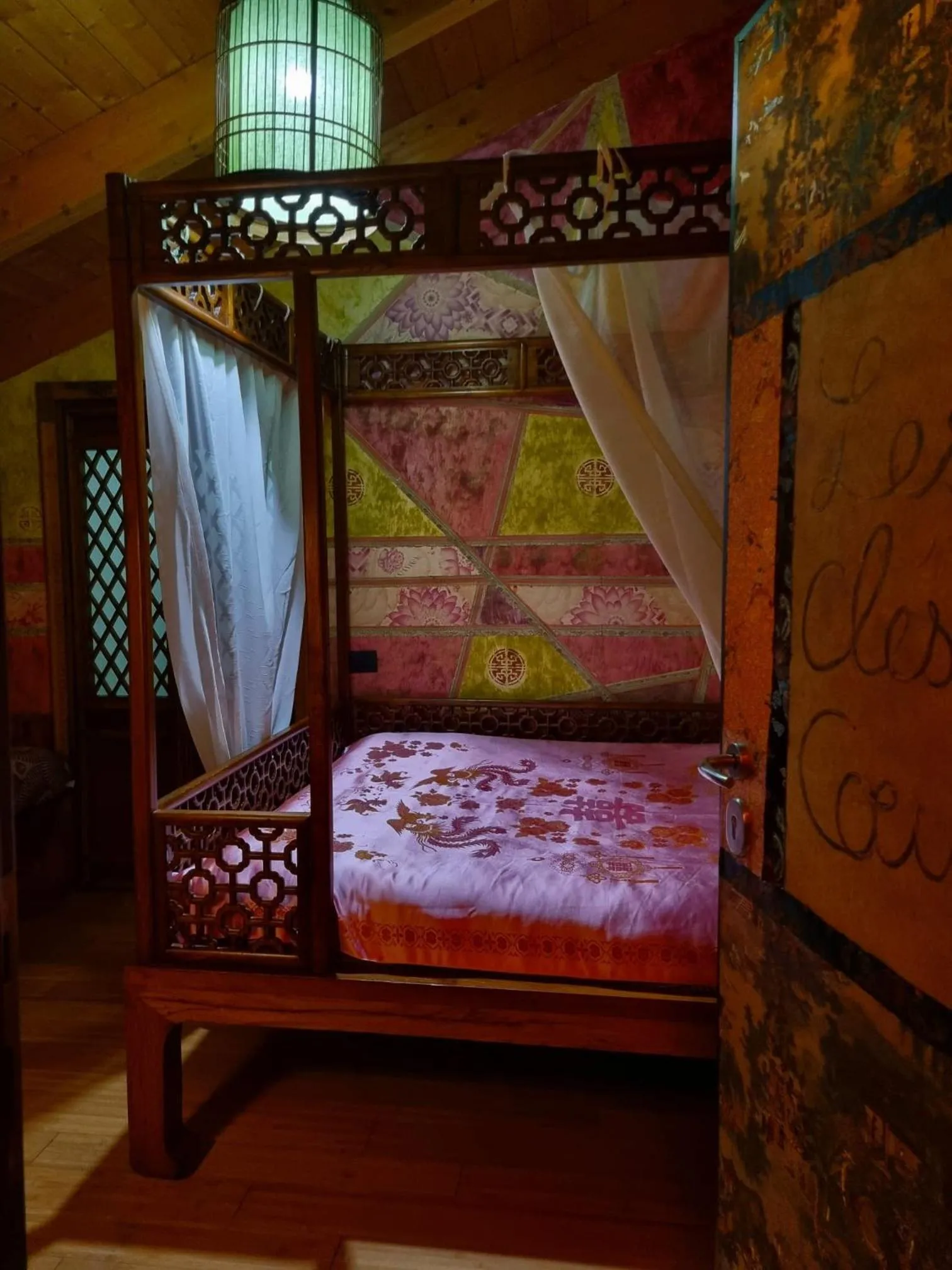 Bed in Villa Vietnamonamour