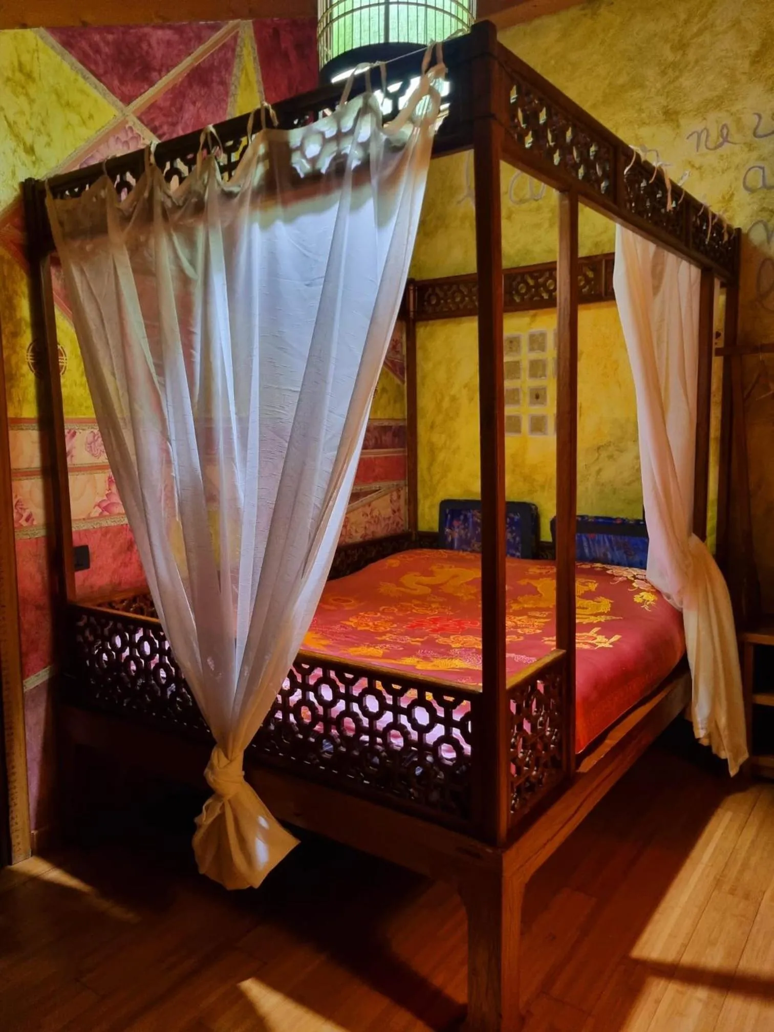 Bed in Villa Vietnamonamour