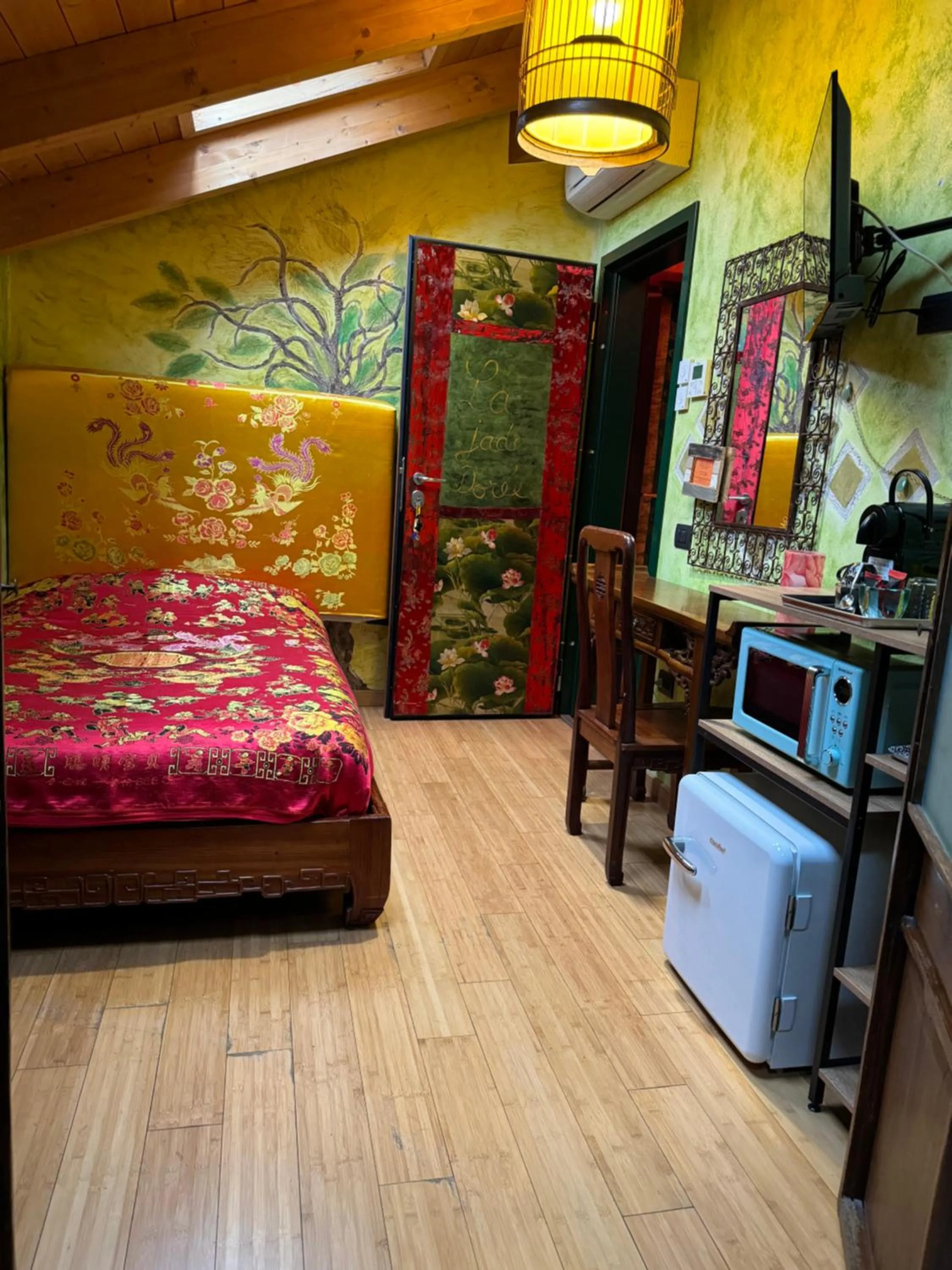 Bed in Villa Vietnamonamour