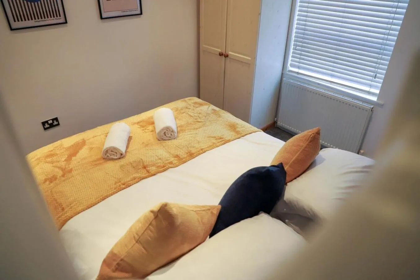 New- Modern 2br Apt Wifi Sleep5 City Centre