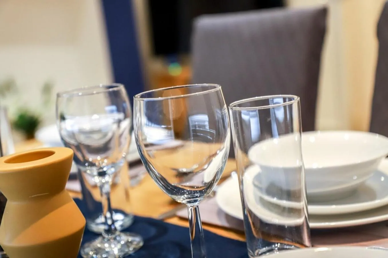 New- Modern 2br Apt Wifi Sleep5 City Centre