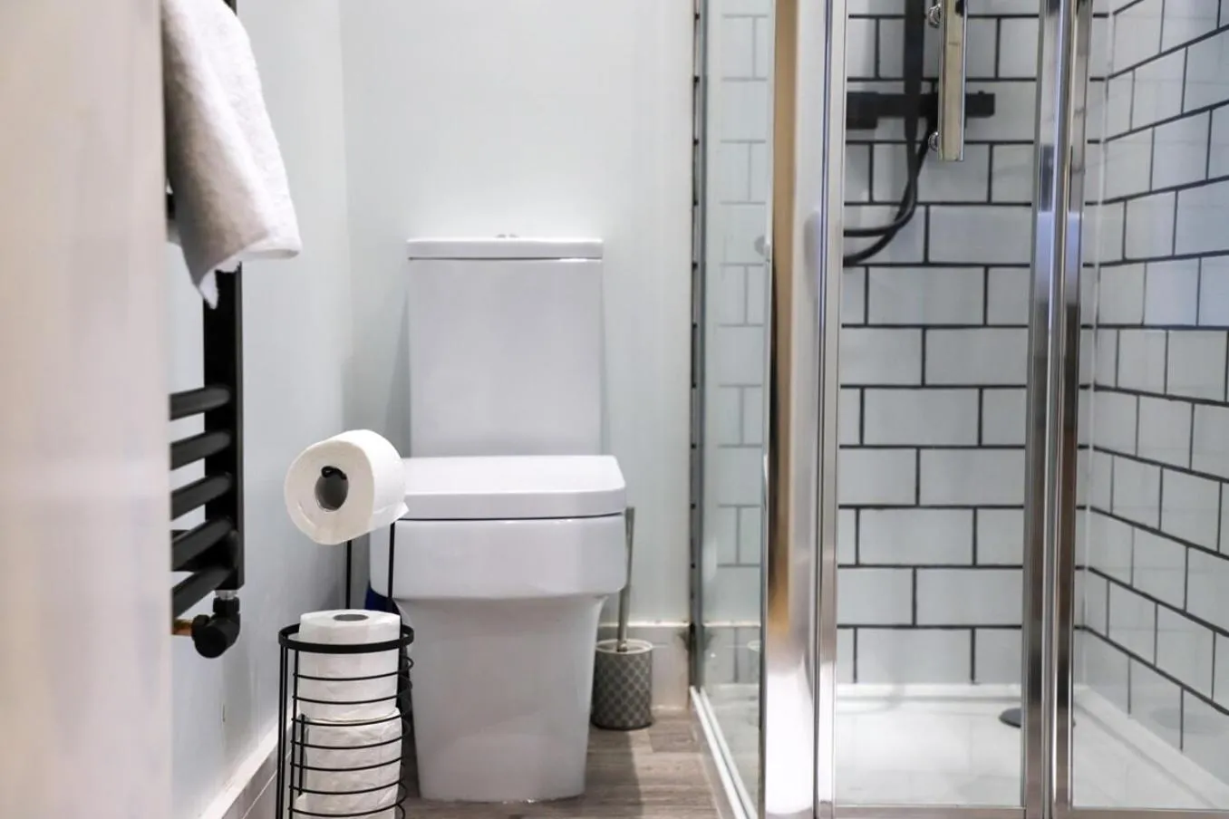 New- Modern 2br Apt Wifi Sleep5 City Centre