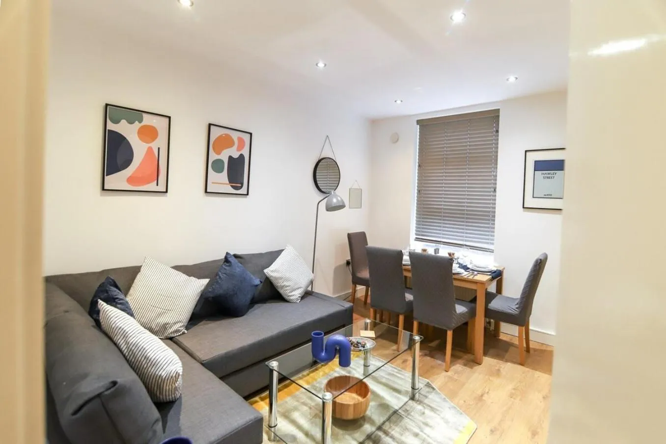 New- Modern 2br Apt Wifi Sleep5 City Centre