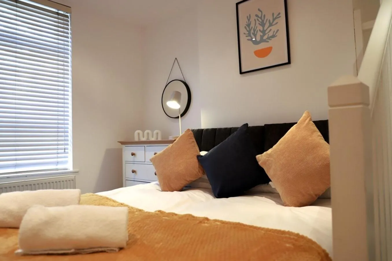 New- Modern 2br Apt Wifi Sleep5 City Centre