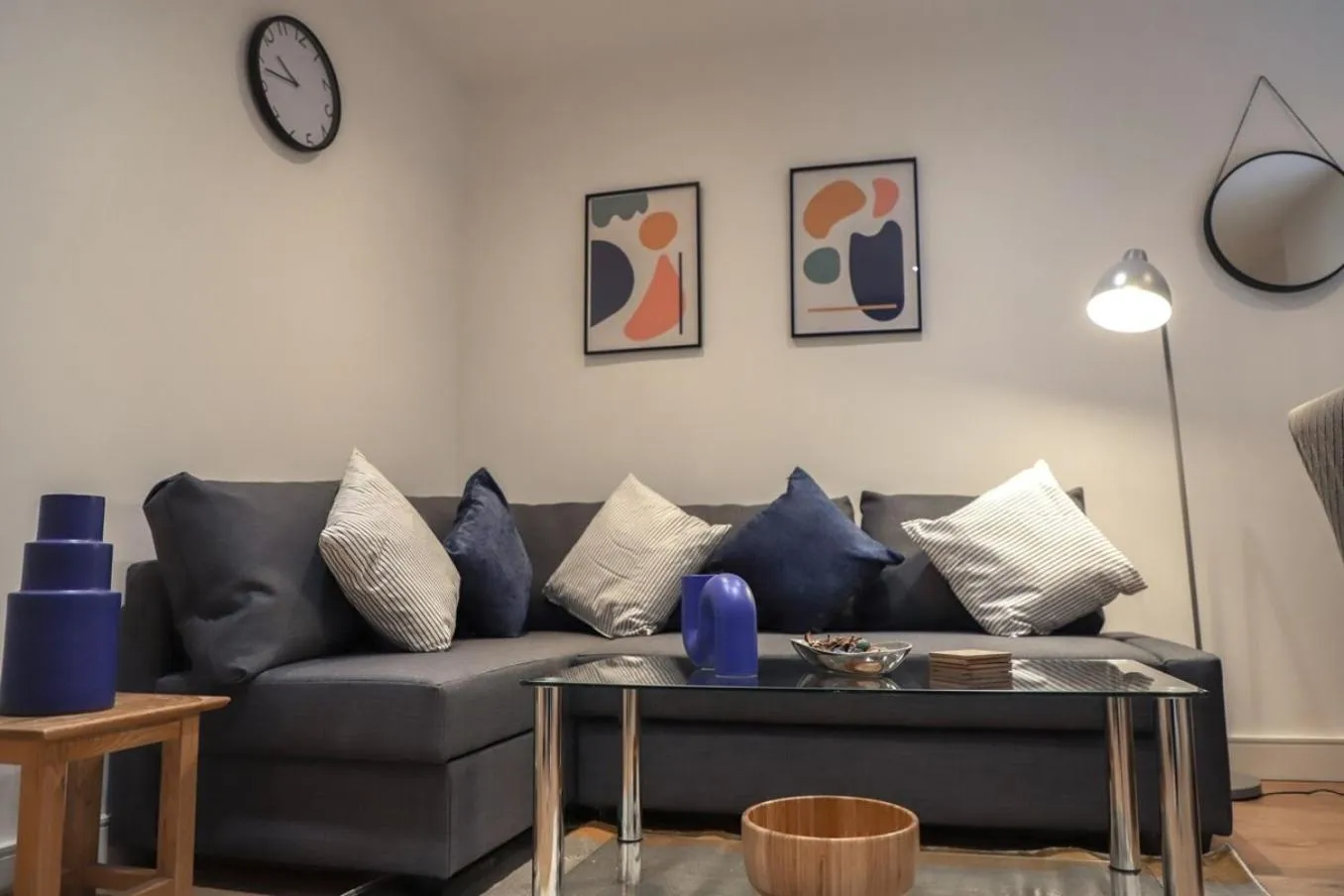 New- Modern 2br Apt Wifi Sleep5 City Centre