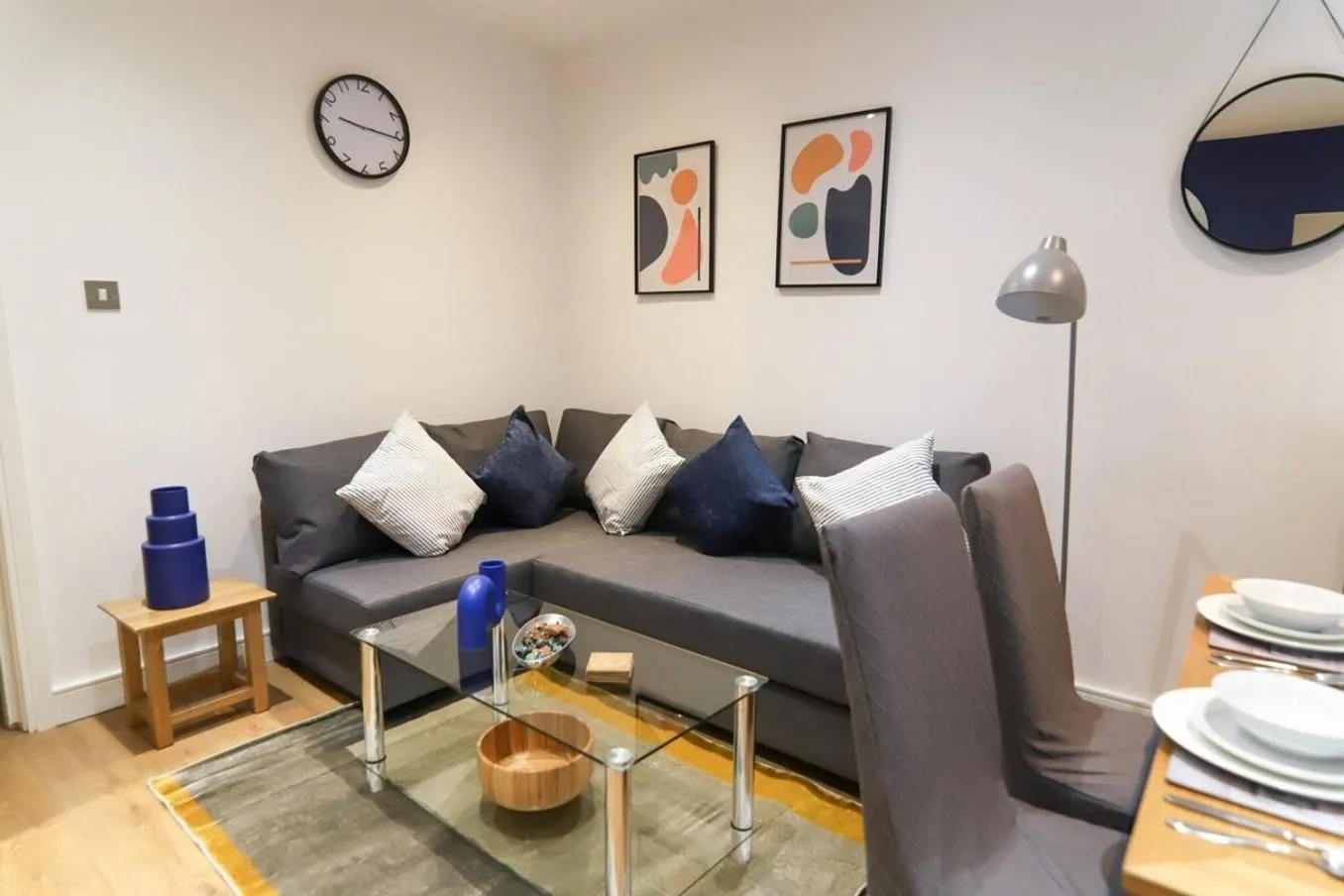 New- Modern 2br Apt Wifi Sleep5 City Centre