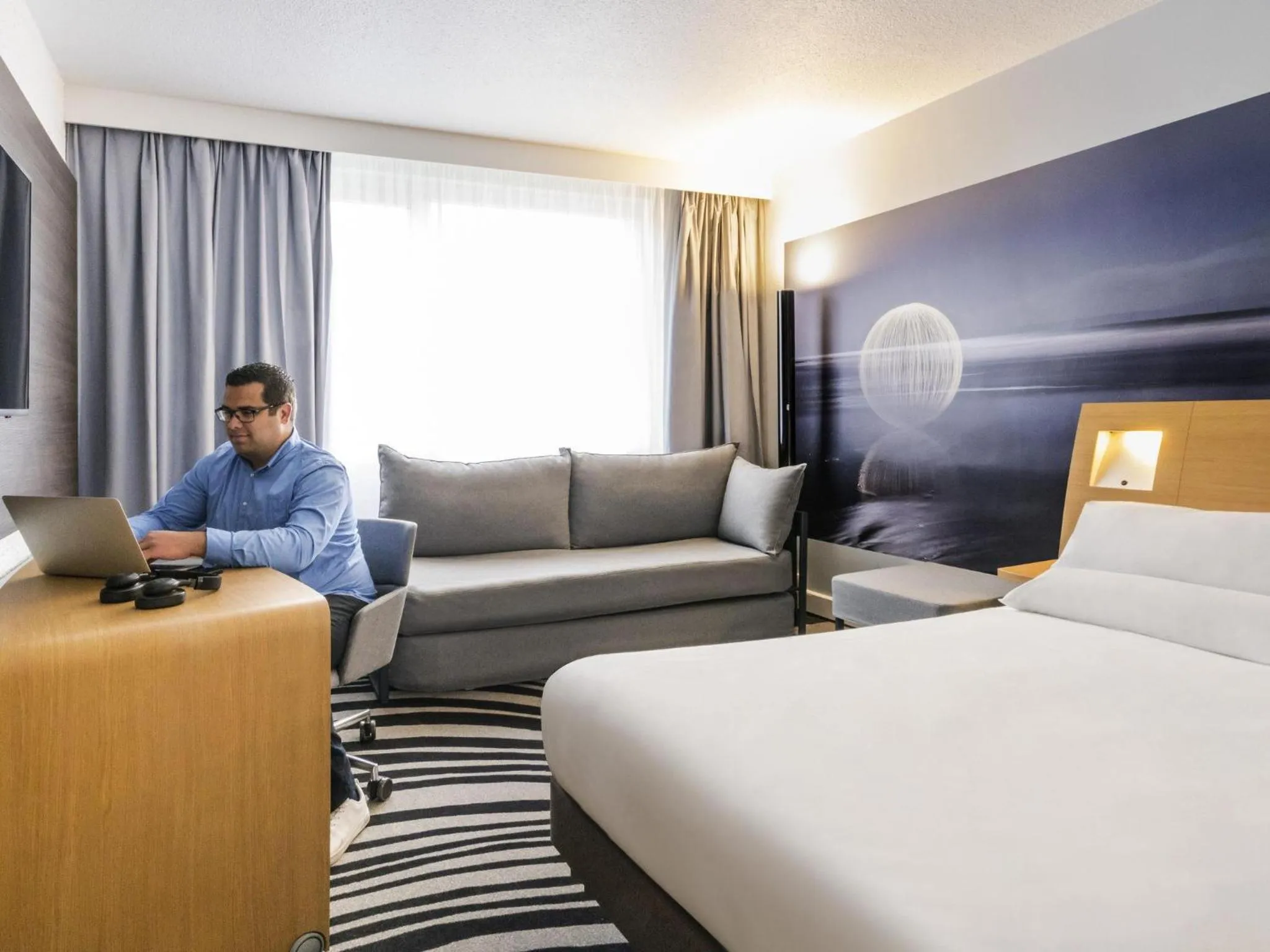 Bedroom, Bed in Novotel Saclay