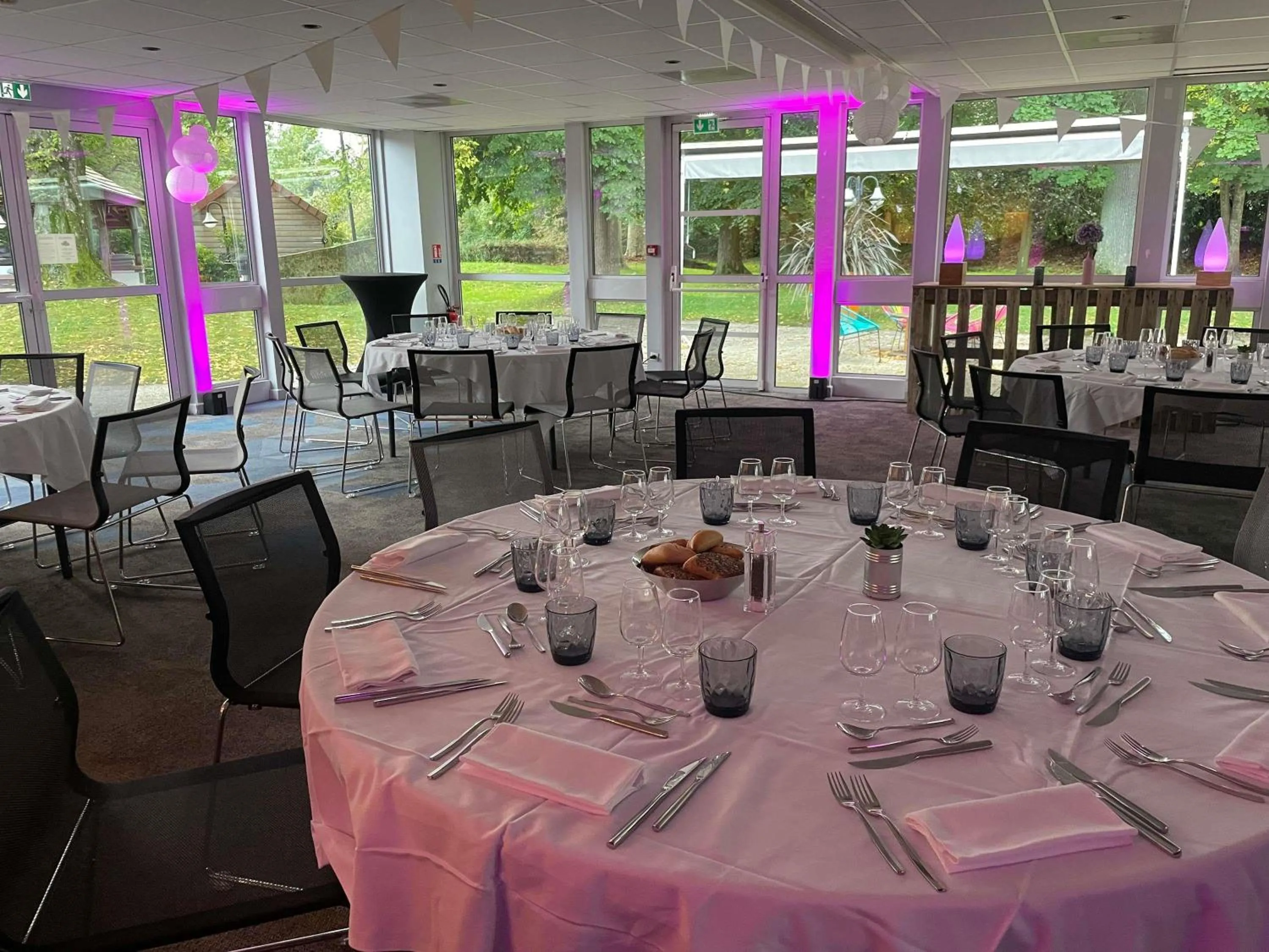 Meeting/conference room in Novotel Saclay