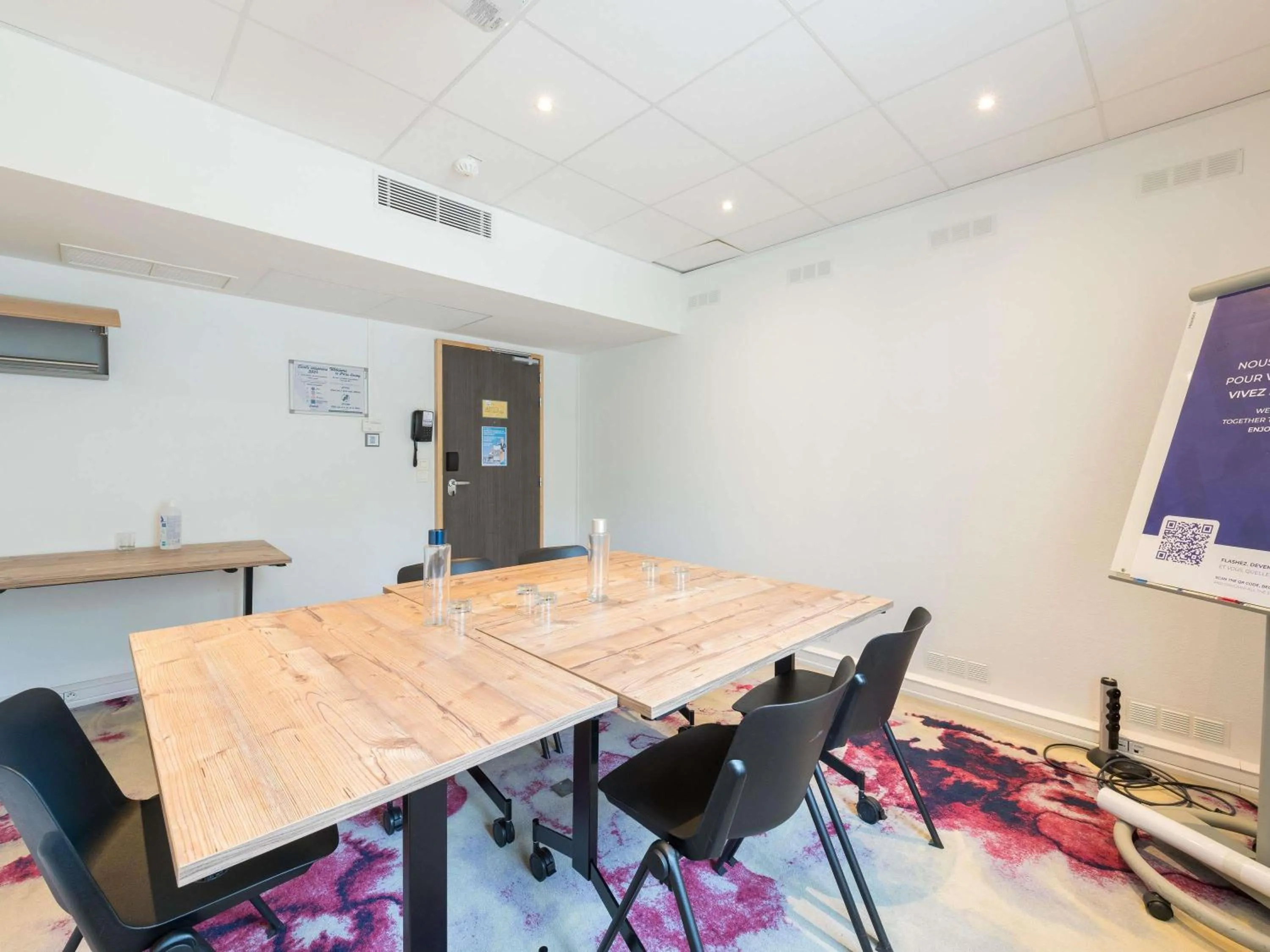 Meeting/conference room in Novotel Saclay