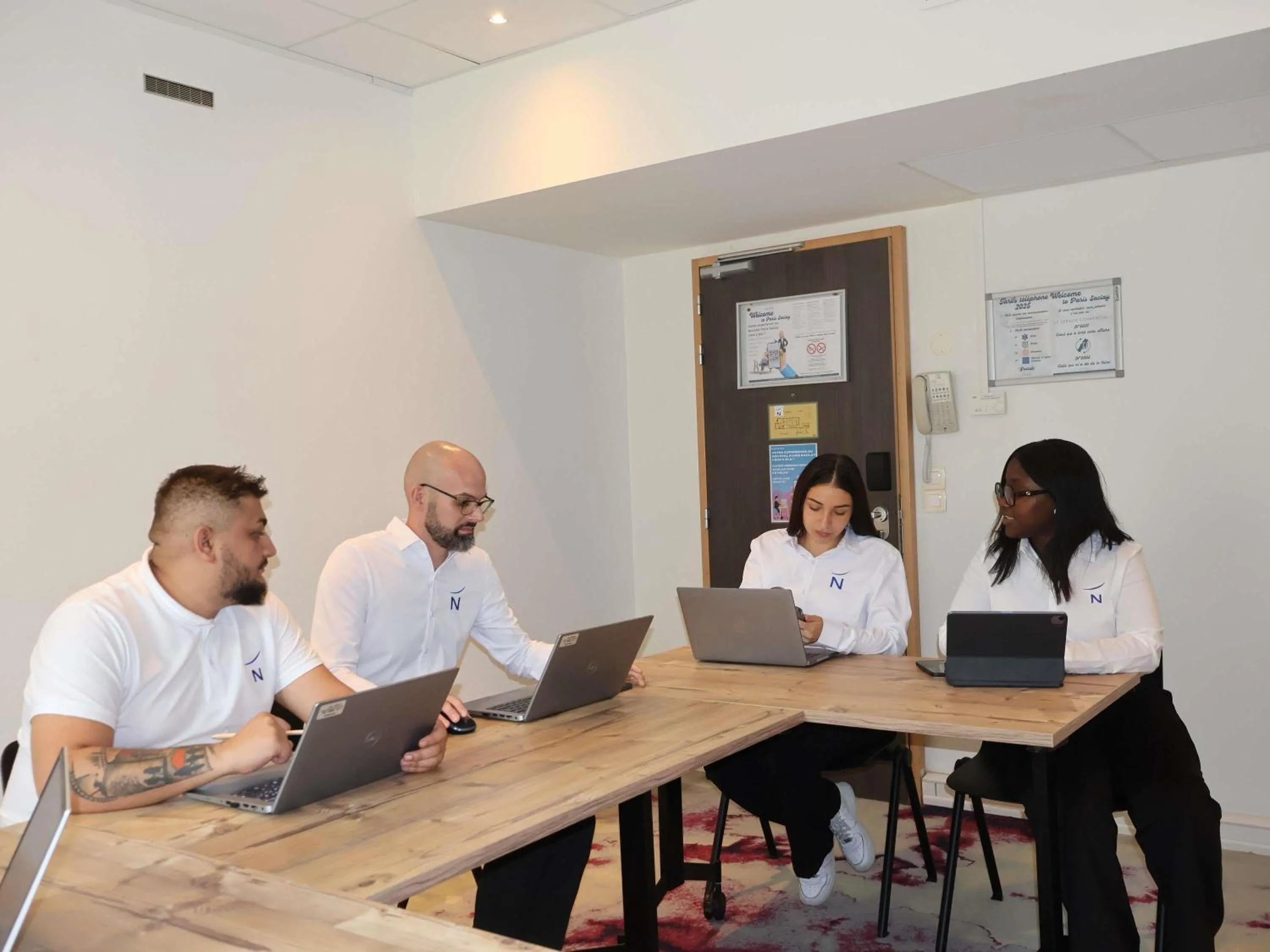 Meeting/conference room in Novotel Saclay