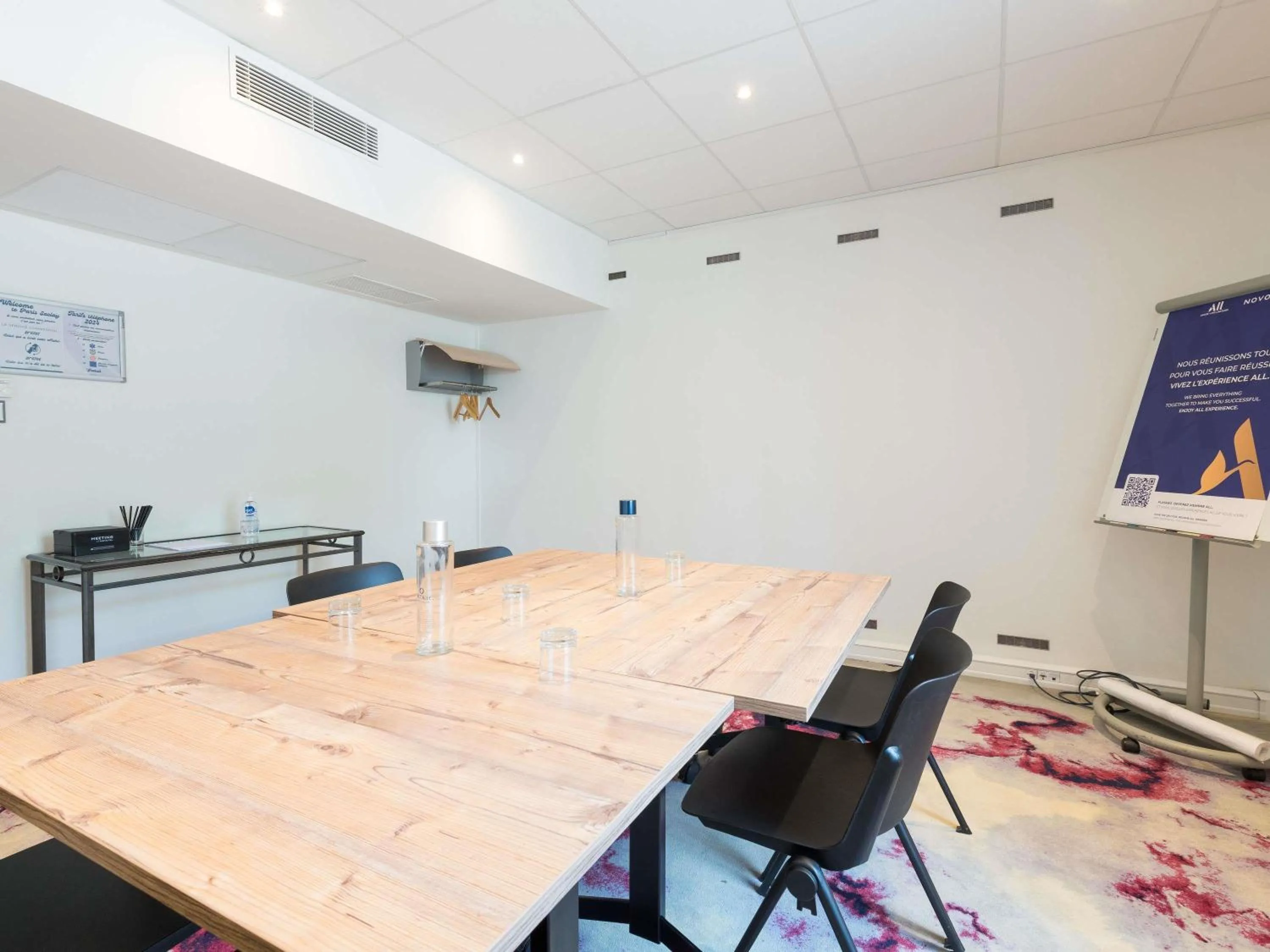 Meeting/conference room in Novotel Saclay