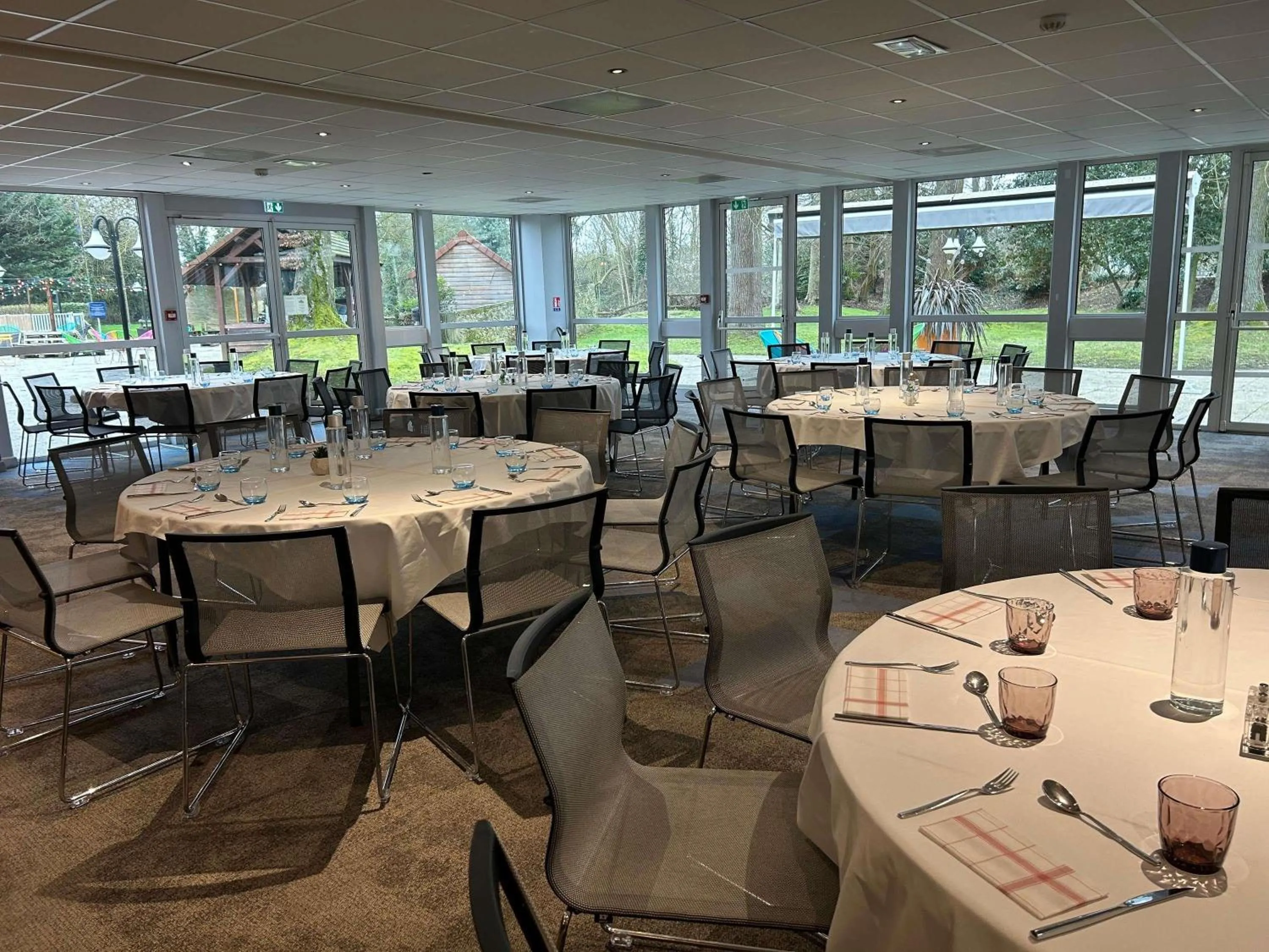 Meeting/conference room in Novotel Saclay