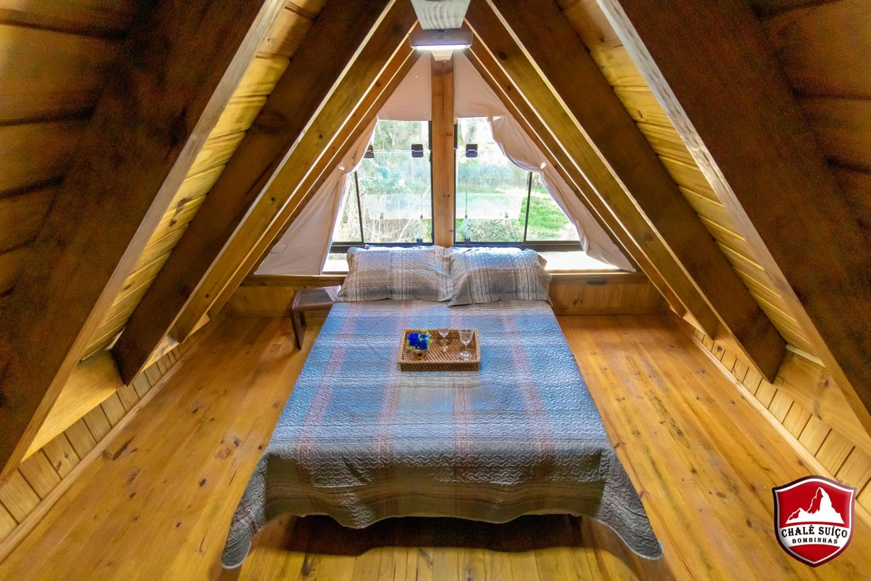 View (from property/room), Bed in Pousada Chalé Suiço Bombinhas